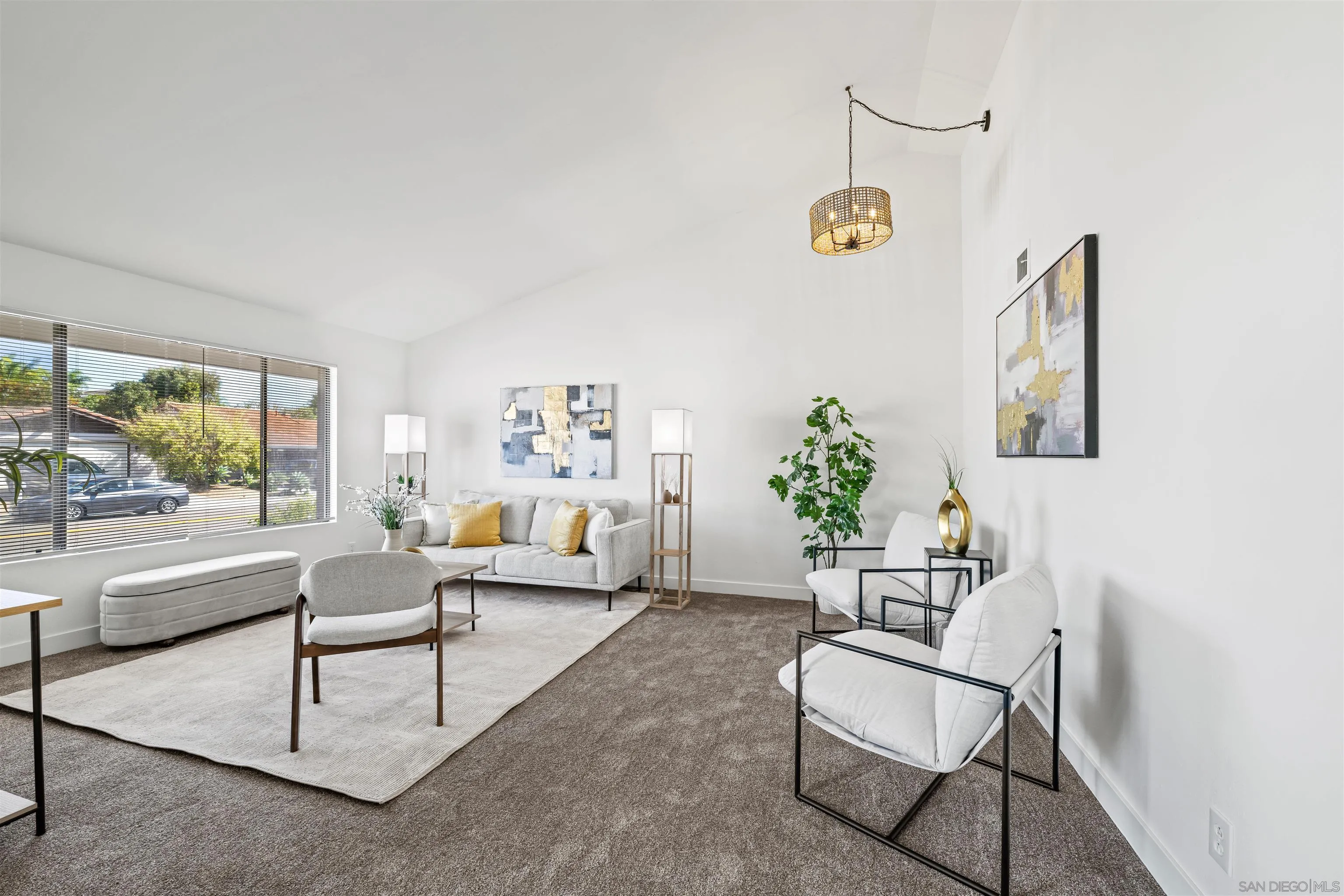 https://cdn.realtyfeed.com/cdn/127/250042578/231f26d15d9b6d1b4d980b73d614ed3d.webp