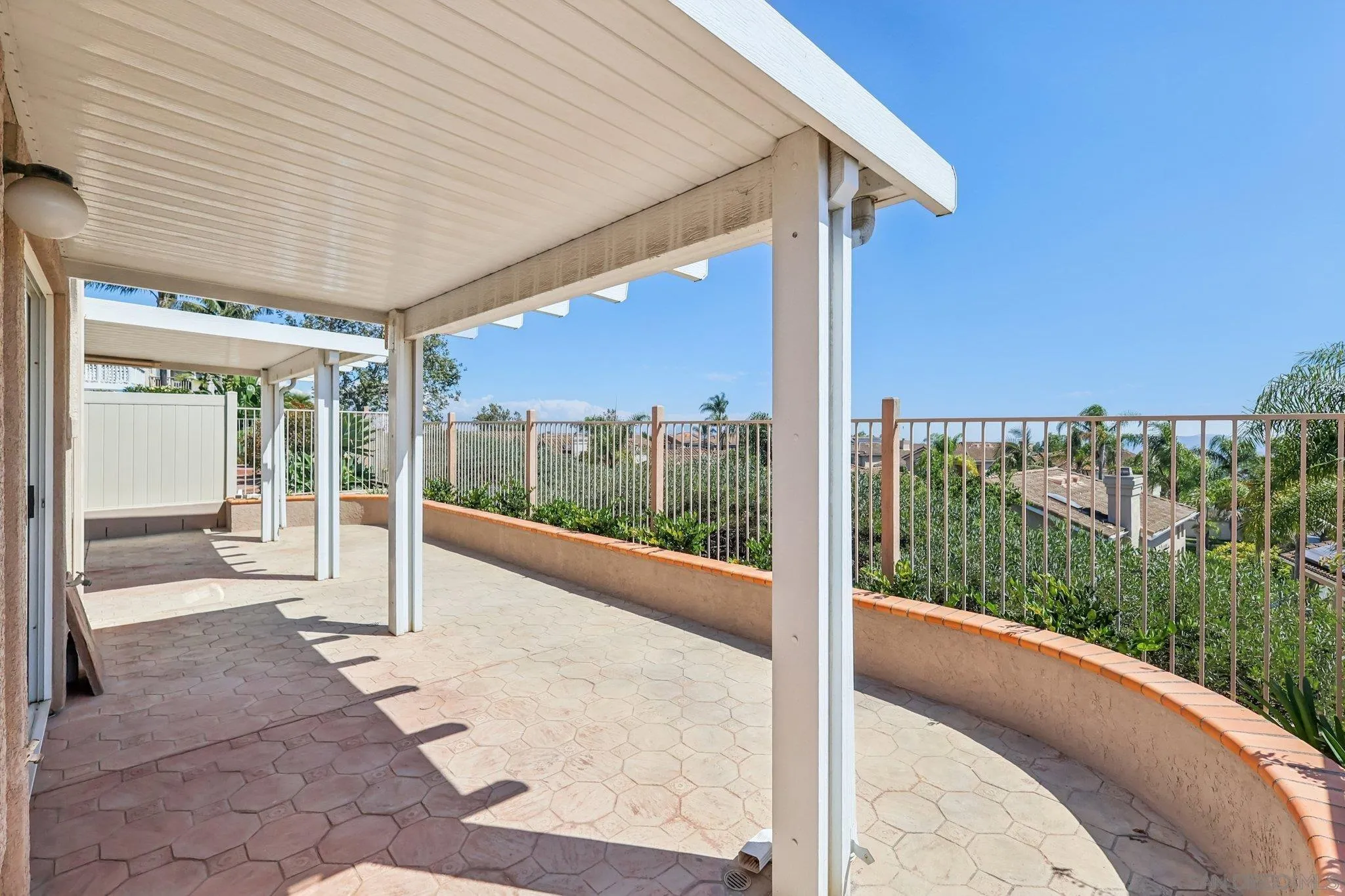 https://cdn.realtyfeed.com/cdn/127/250042581/241b796983c16b091ee95b8cd2f26ba1.webp