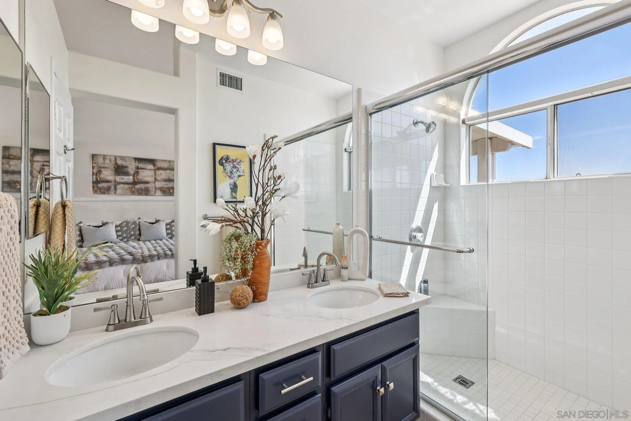 https://cdn.realtyfeed.com/cdn/127/250042581/566d1221b0d46157a06ac42f9d4f745b.webp