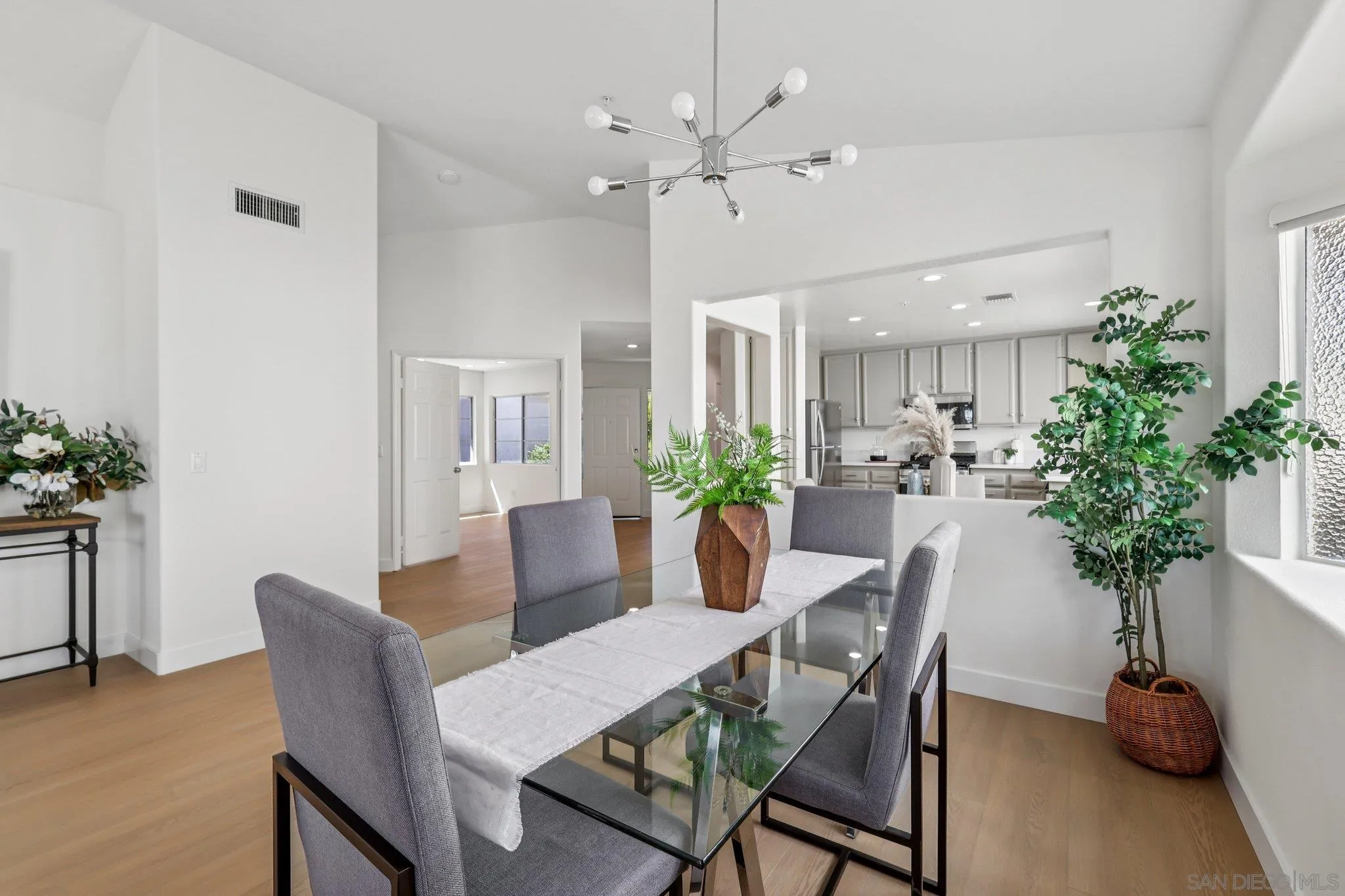 https://cdn.realtyfeed.com/cdn/127/250042581/5c69819c434e34a225267295c445fe04.webp