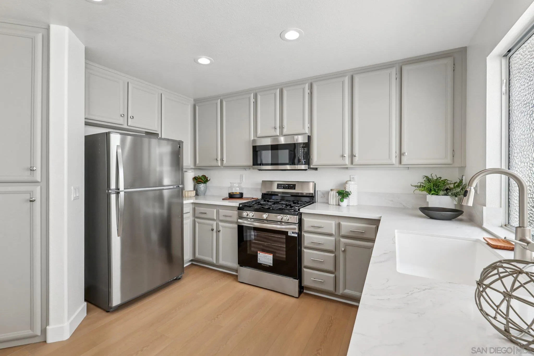 https://cdn.realtyfeed.com/cdn/127/250042581/5e3889db696ad6d2f69816853740c994.webp