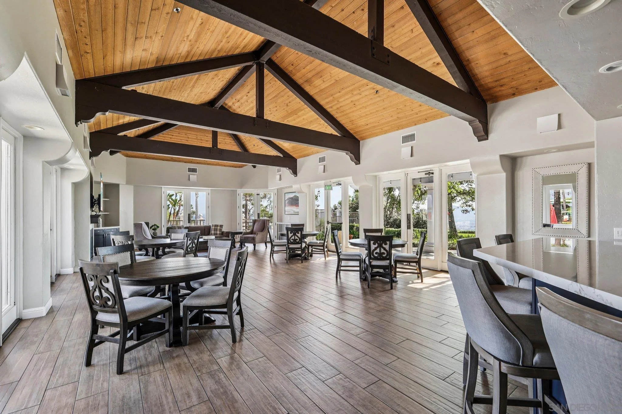 https://cdn.realtyfeed.com/cdn/127/250042581/6f02fab3e8fe62c2d14b9a75af5e0b38.webp