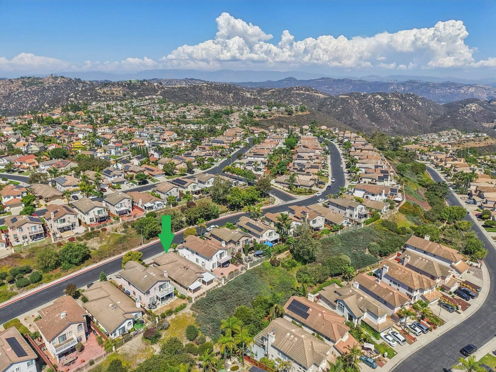 https://cdn.realtyfeed.com/cdn/127/250042581/721250a03452b80ae0259844bfe19d54.webp