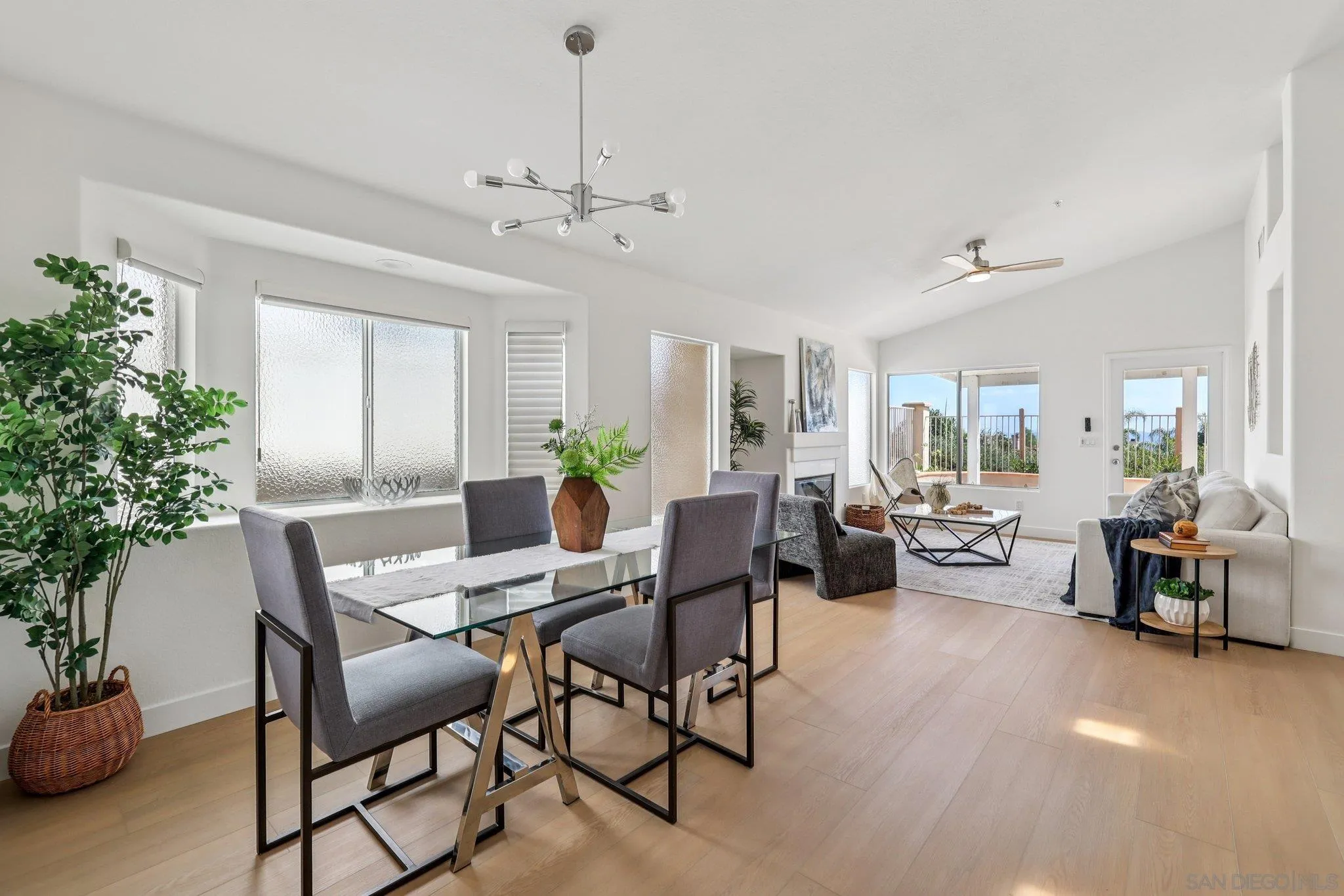 https://cdn.realtyfeed.com/cdn/127/250042581/eab0b8d47a56d02912b499e04c7bfb0c.webp