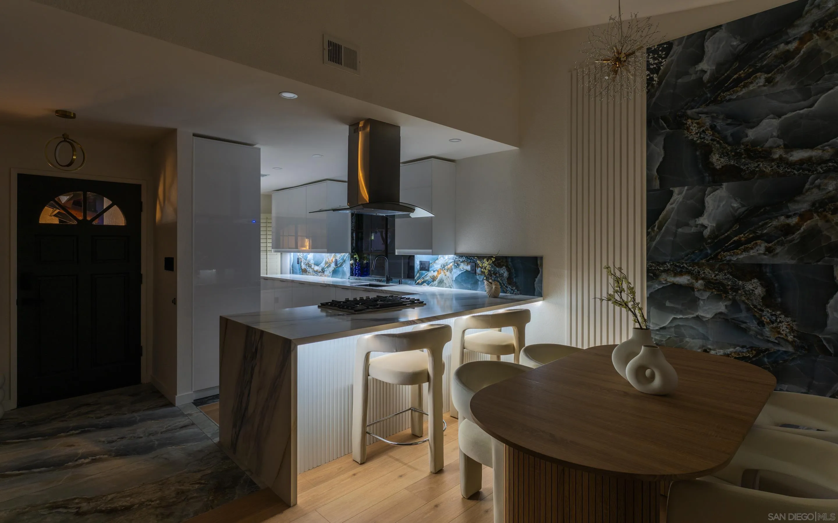 https://cdn.realtyfeed.com/cdn/127/250042589/0531ba186c953f2118c674784112dac4.webp