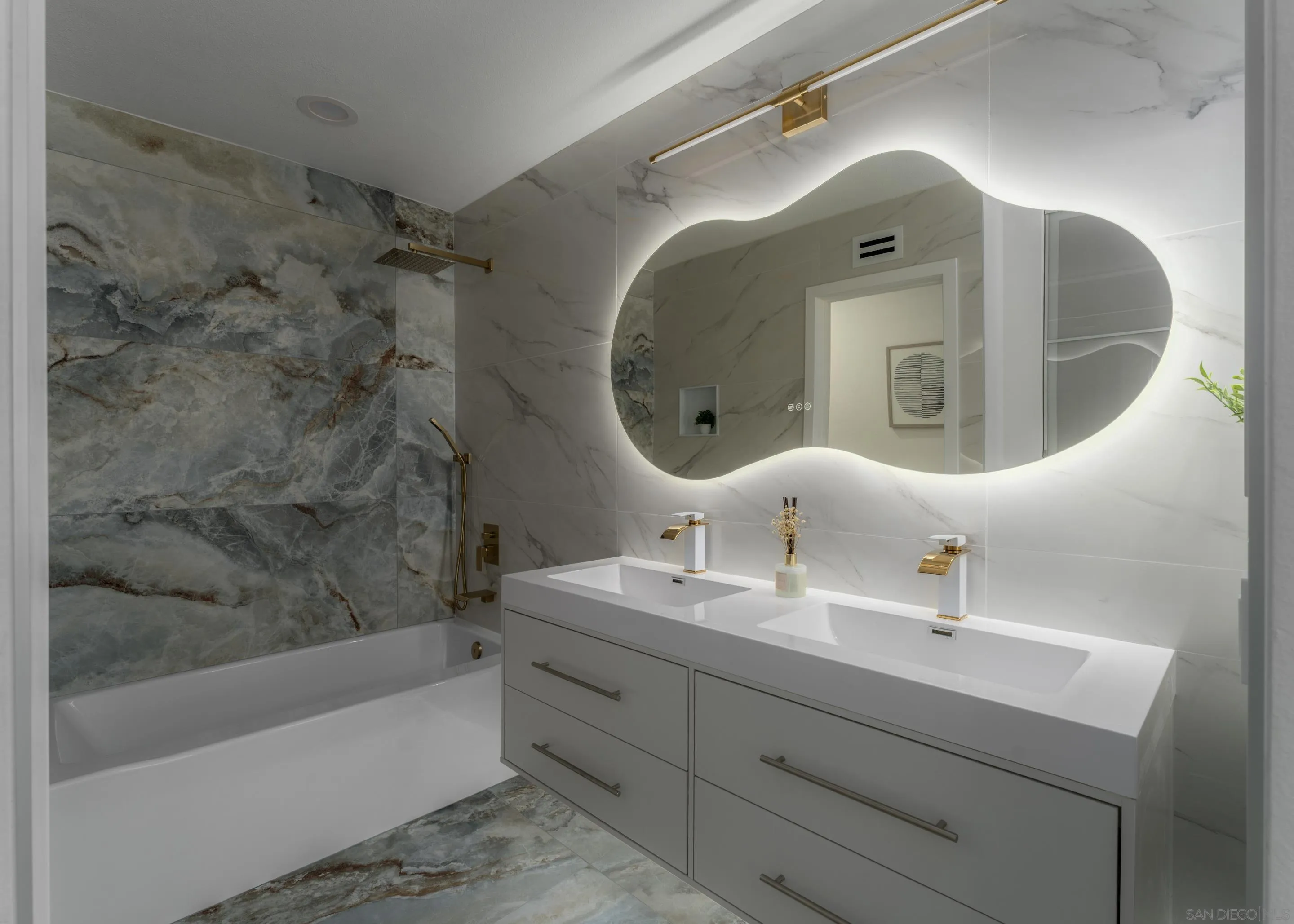 https://cdn.realtyfeed.com/cdn/127/250042589/26ebec1966e8f1c55a42a2d5c486987b.webp