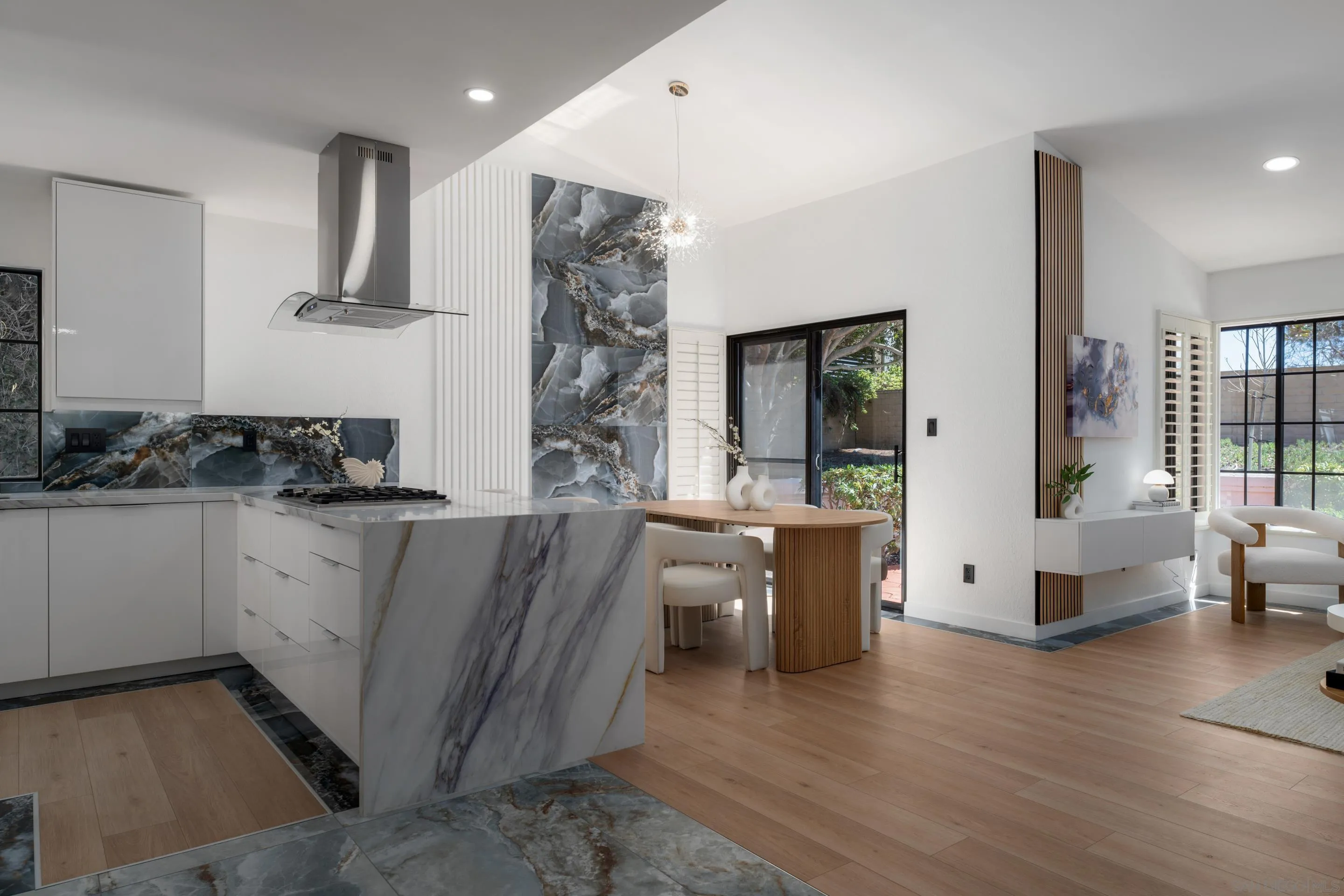 https://cdn.realtyfeed.com/cdn/127/250042589/62af23e20a278f81bed12296c1b73af2.webp