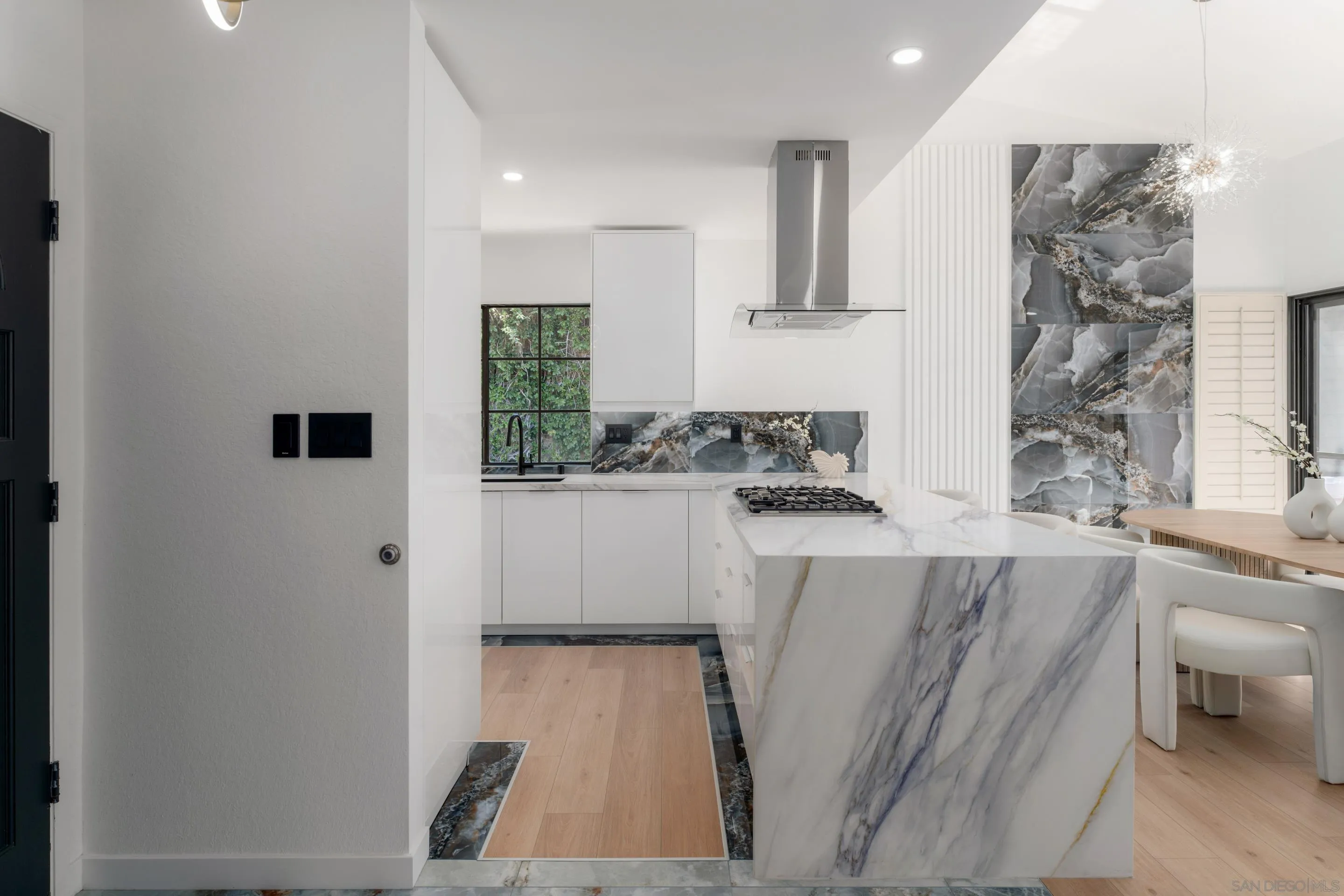 https://cdn.realtyfeed.com/cdn/127/250042589/897b465fe2d351562bc9ee027bbe35c6.webp