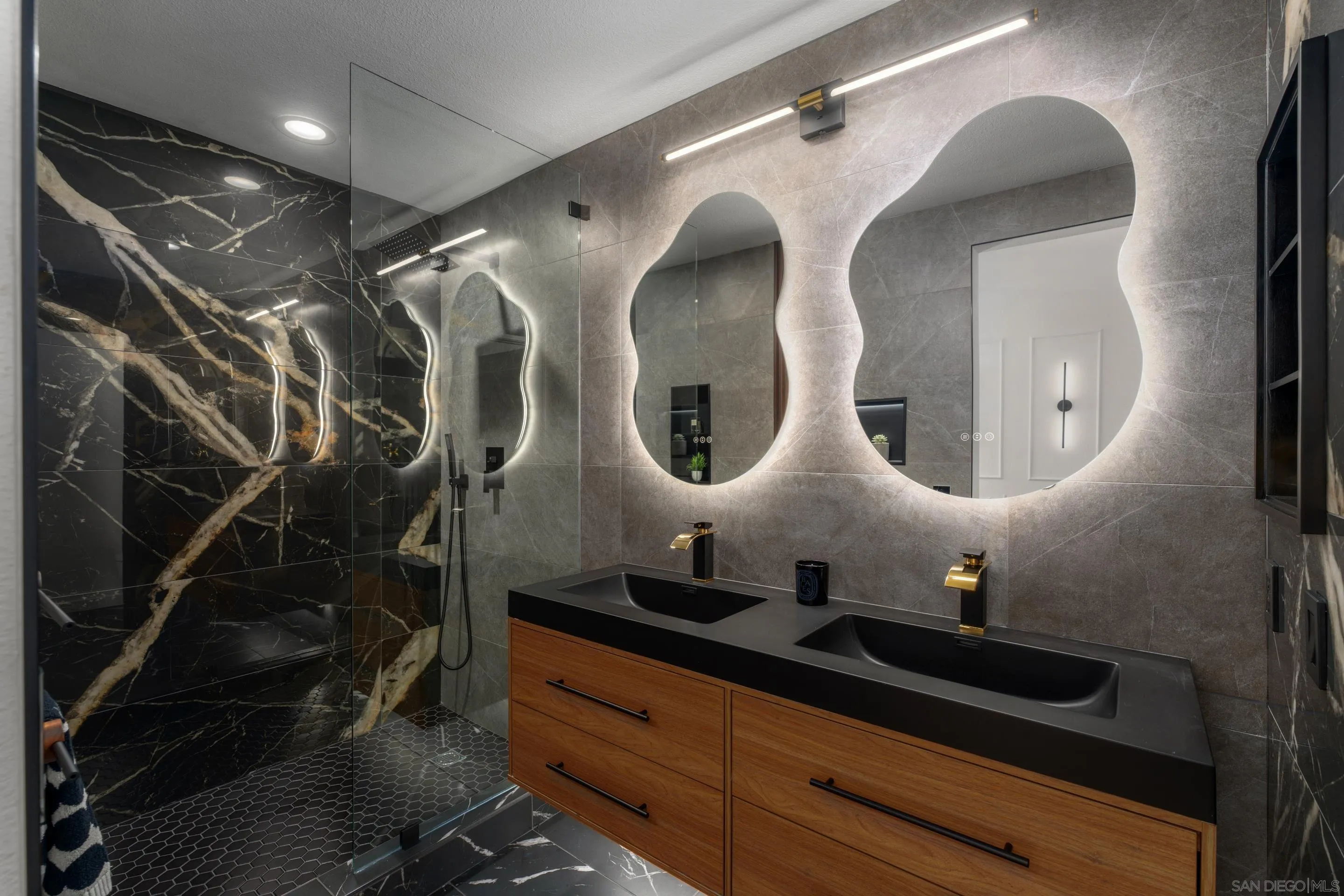 https://cdn.realtyfeed.com/cdn/127/250042589/d18236819e4c2fa11a64fea7e221bb8b.webp