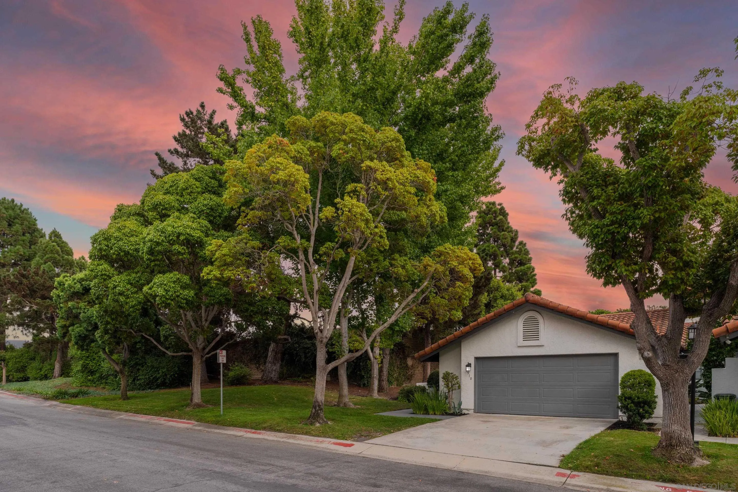 https://cdn.realtyfeed.com/cdn/127/250042589/ea053b56d198e9b68c98ec0d7d10c738.webp