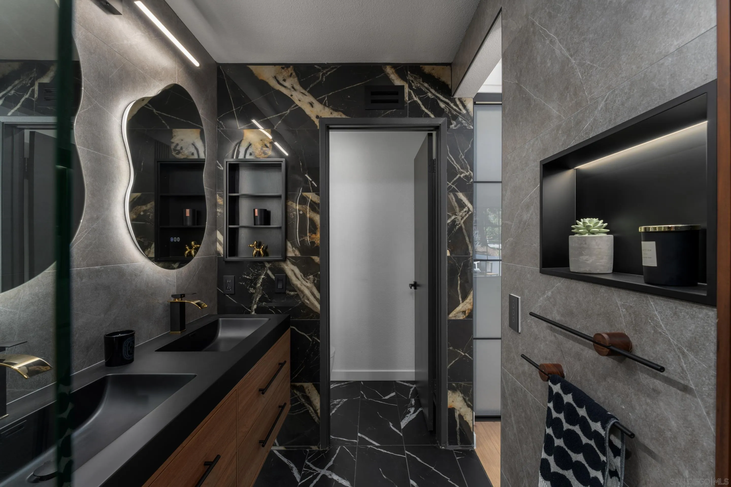 https://cdn.realtyfeed.com/cdn/127/250042589/f725c4495337905f3fe16ea3c3958370.webp