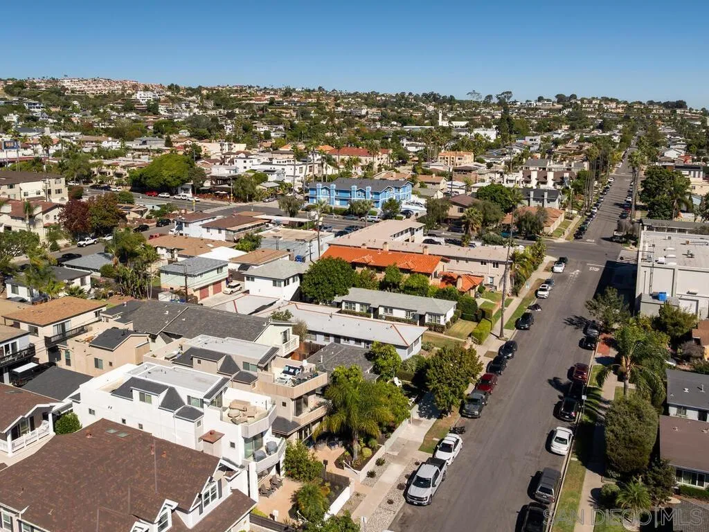 https://cdn.realtyfeed.com/cdn/127/250042591/827593941f84ba7cfd59dd13ee4ff240.webp