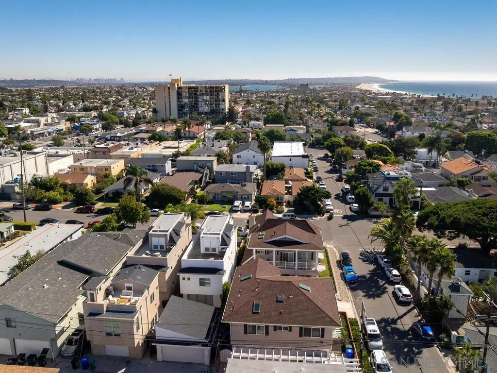 https://cdn.realtyfeed.com/cdn/127/250042591/e02a9d7df25a9dfe660266877ec60e63.webp