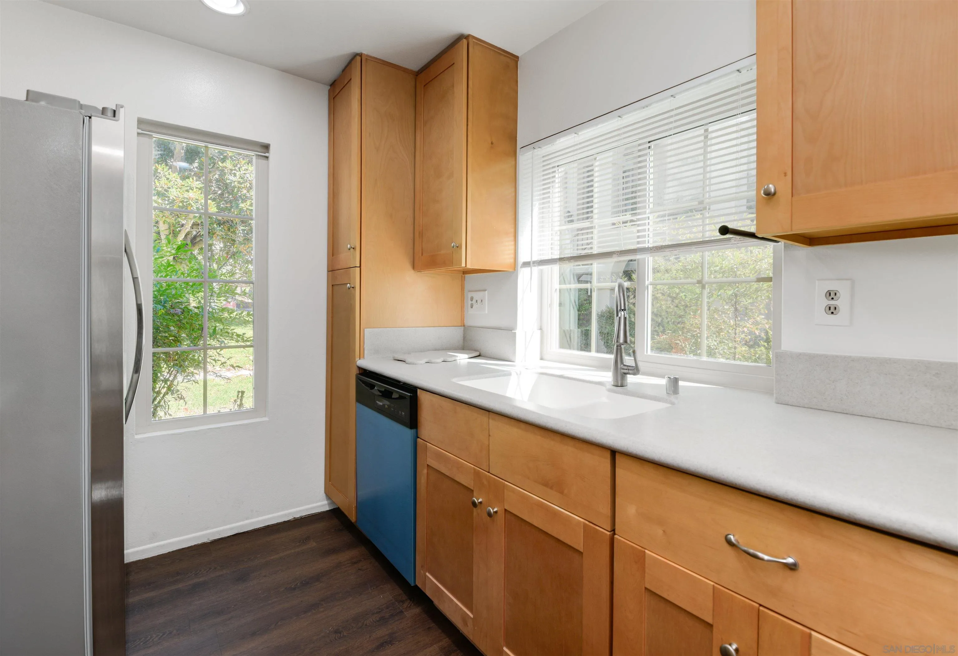 https://cdn.realtyfeed.com/cdn/127/250042592/c37503624e28d630d53c0574b9bcf954.webp