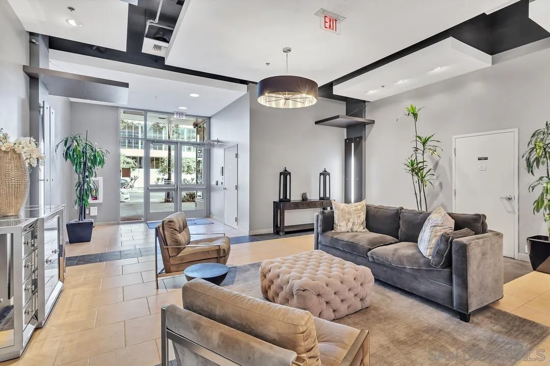 https://cdn.realtyfeed.com/cdn/127/250042595/45b0587412c8071eb28bfb8c20b31d23.webp