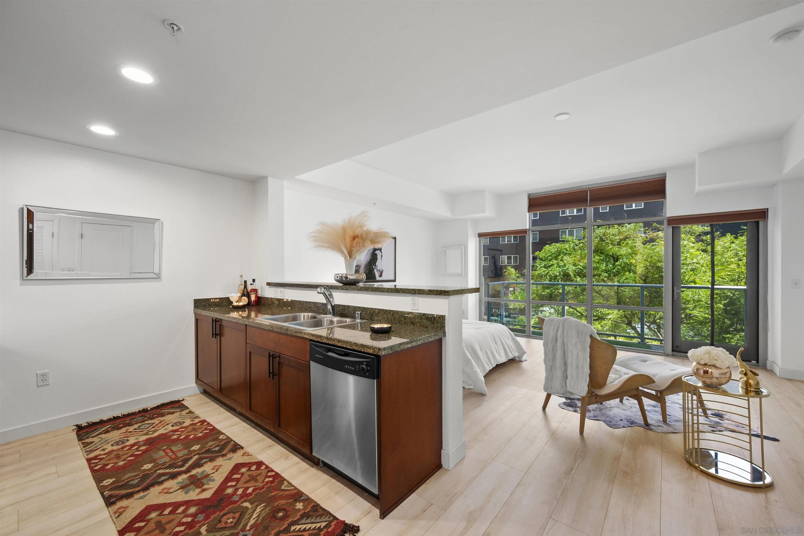 https://cdn.realtyfeed.com/cdn/127/250042595/51643b20240ca40758edfb3406248688.webp