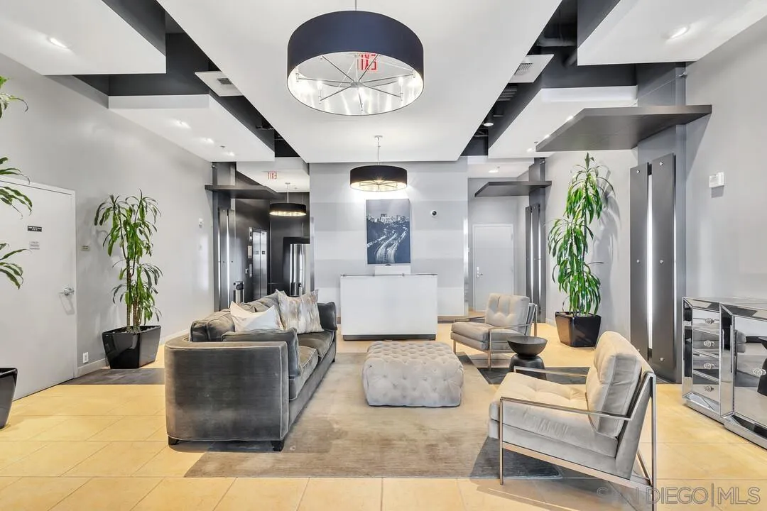 https://cdn.realtyfeed.com/cdn/127/250042595/d4592167a5d632cbd77ed1272755b115.webp