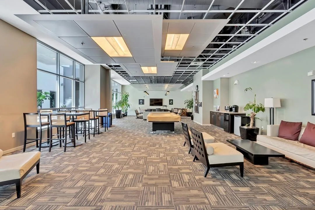 https://cdn.realtyfeed.com/cdn/127/250042595/f09c783990537a4d8407efcb3465ac69.webp
