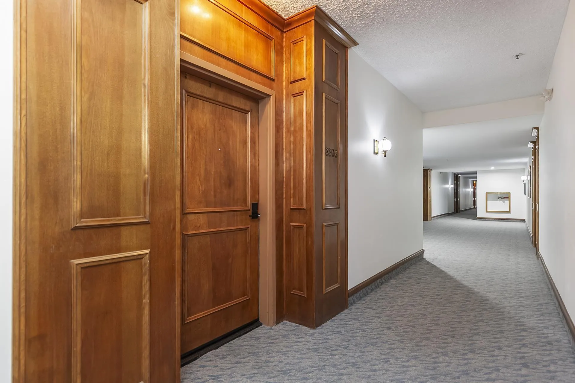 https://cdn.realtyfeed.com/cdn/127/250042598/044a9d80366f44113623c9c9050b7be2.webp