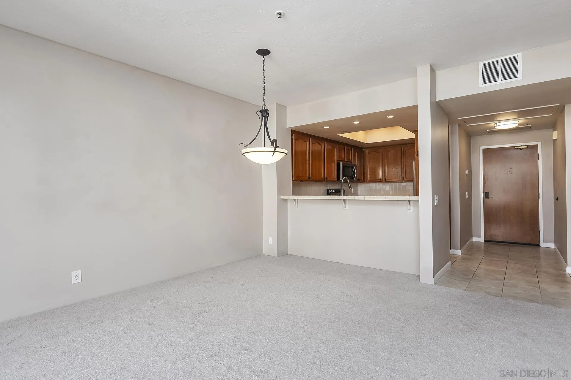 Photo #10: 250042598 Listing: Photo #10