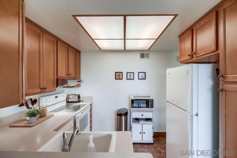 https://cdn.realtyfeed.com/cdn/127/250042600/a29b6abdcc601c5d1d3a154a57fbd767.webp