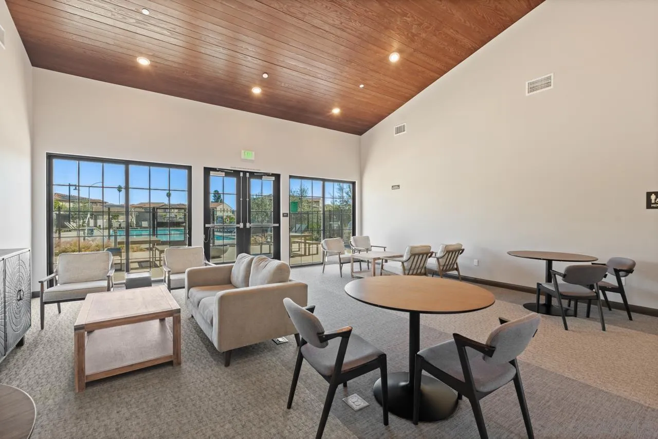 https://cdn.realtyfeed.com/cdn/127/250042612/041a1b5112e20459ac293195a81140ea.webp