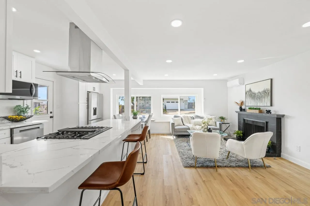 https://cdn.realtyfeed.com/cdn/127/250042615/77686d5ccbfa265f46b76b76e86d7e58.webp