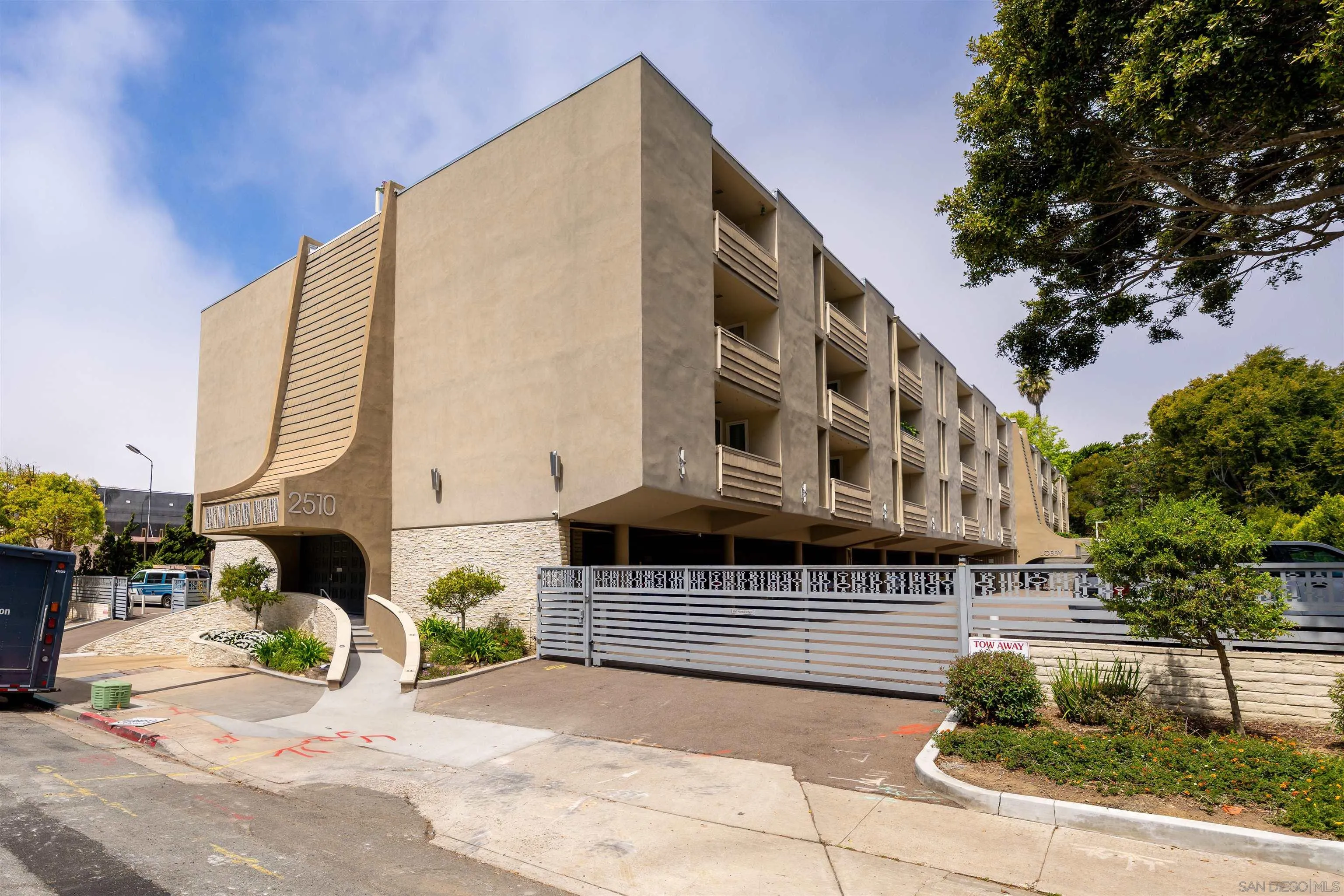 https://cdn.realtyfeed.com/cdn/127/250042617/4a890abdf21f3c17fbeea8f29b6550af.webp