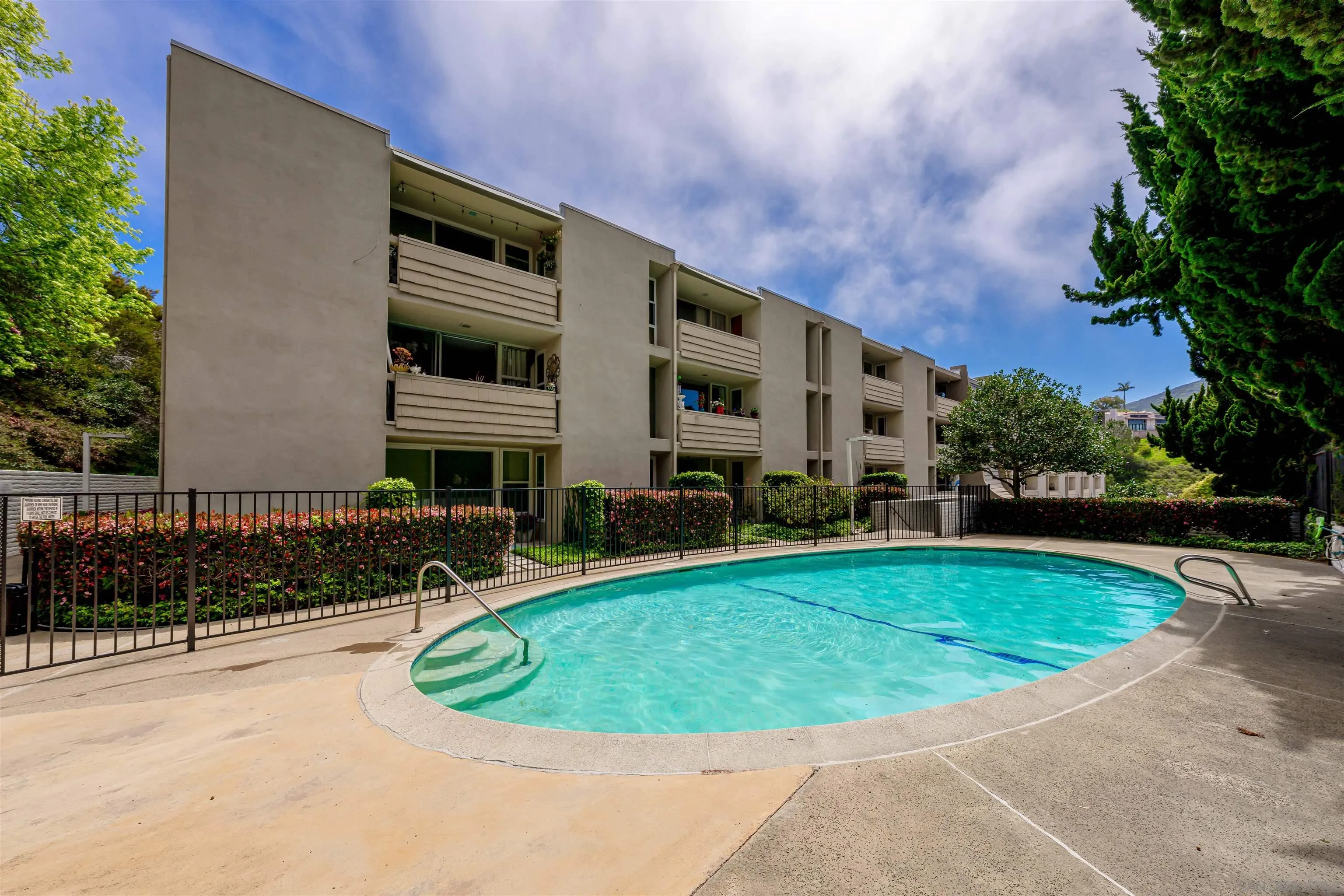 https://cdn.realtyfeed.com/cdn/127/250042617/6e14c44121b4f3fe14f90e8f22d07e63.webp