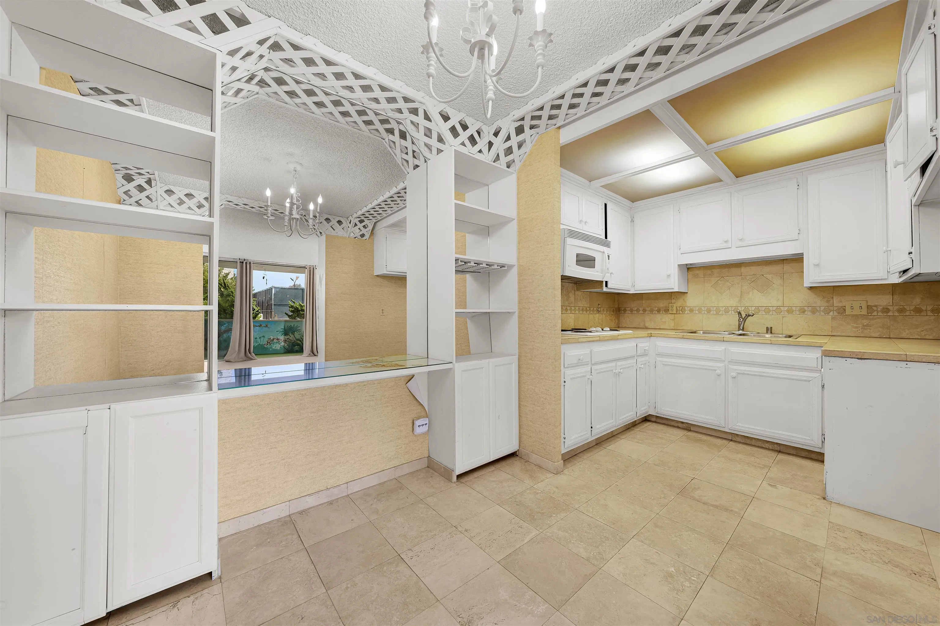 https://cdn.realtyfeed.com/cdn/127/250042617/f3df014aa41cf3ad38c9e6e1bccf58c3.webp