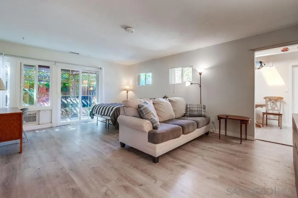 https://cdn.realtyfeed.com/cdn/127/250042622/681564af8e30d73804b1a58510e9fb7d.webp