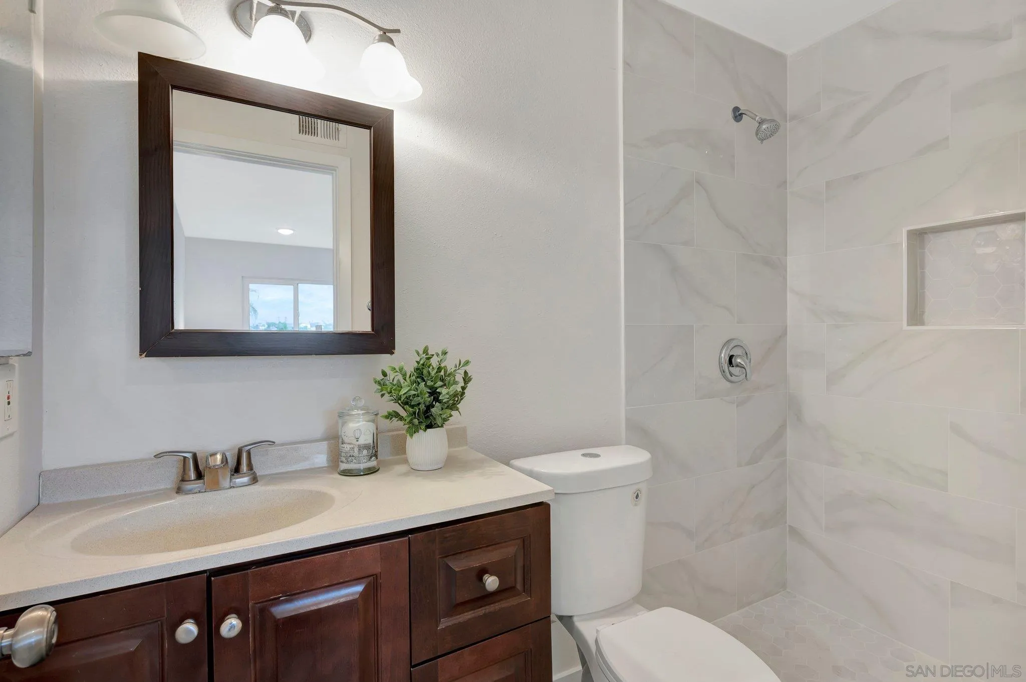https://cdn.realtyfeed.com/cdn/127/250042624/2f7883c0f672eb152a8e319180f170ea.webp