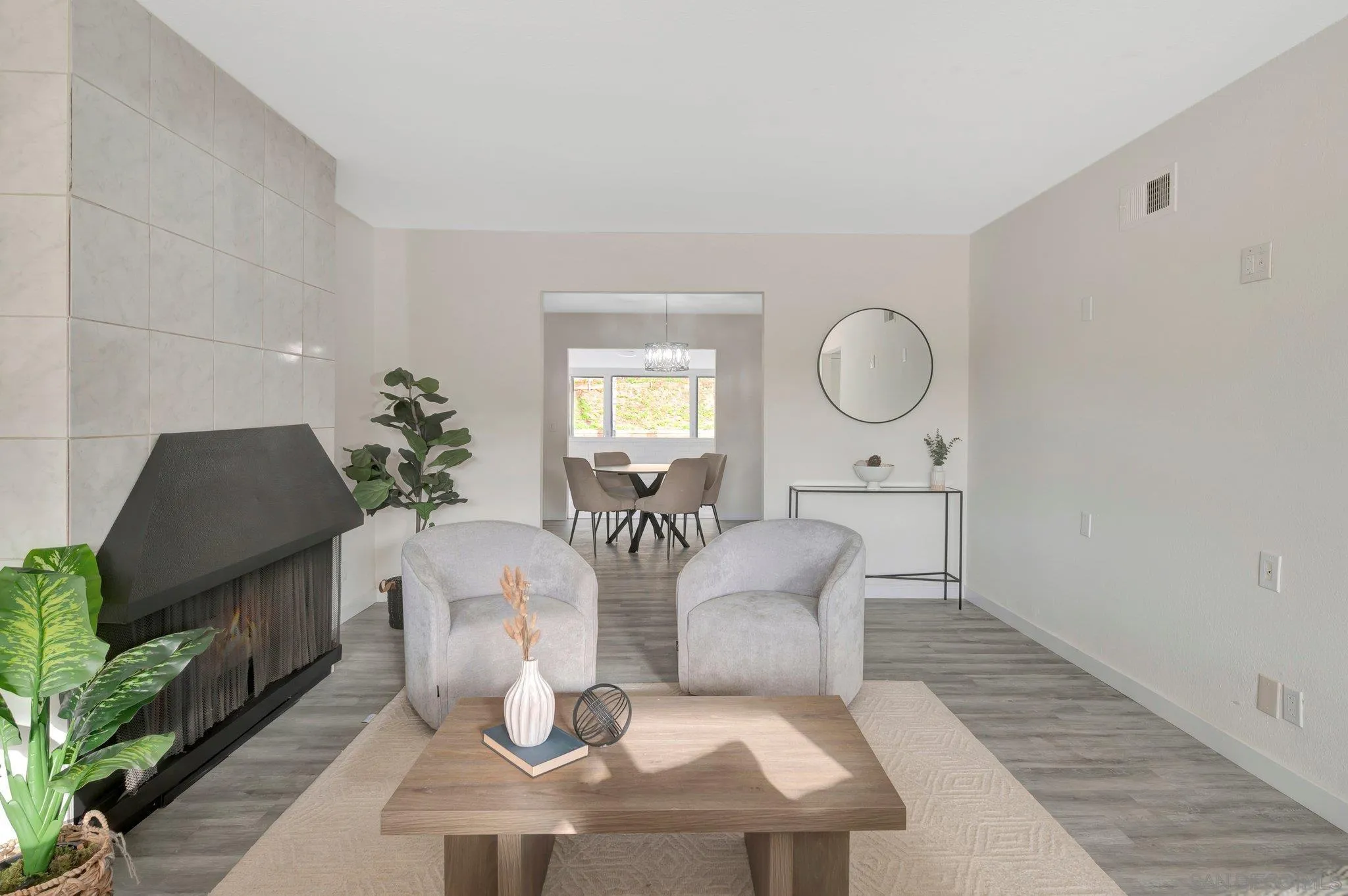 https://cdn.realtyfeed.com/cdn/127/250042624/33a95b1c6087ed5bb219847186a09c51.webp