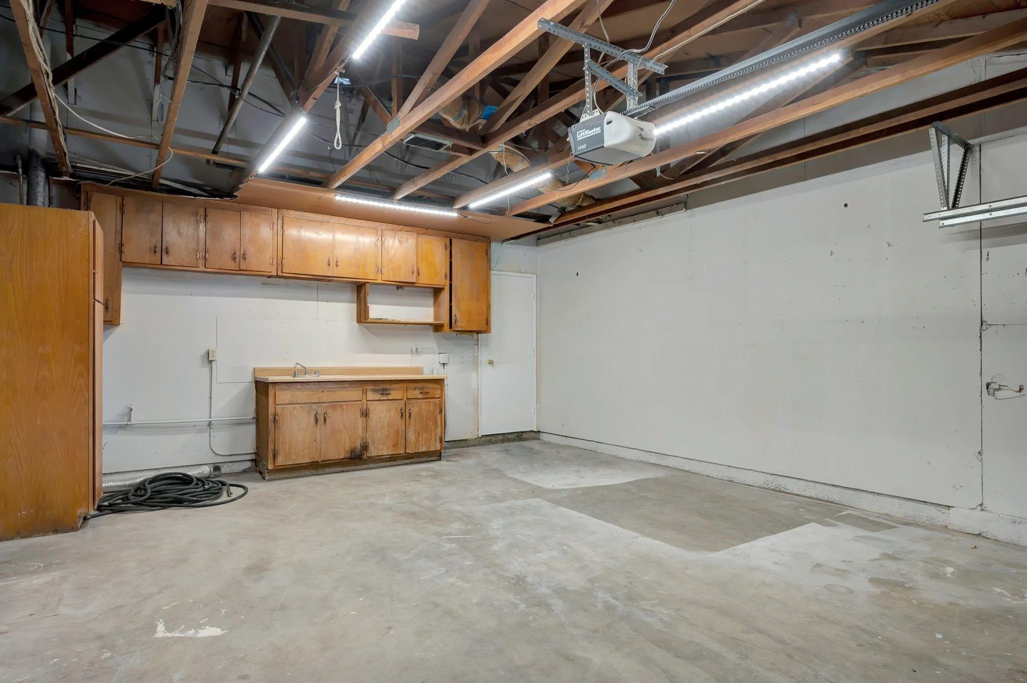 https://cdn.realtyfeed.com/cdn/127/250042624/7036f02911ca15e6d3d81f7f40ef9e99.webp
