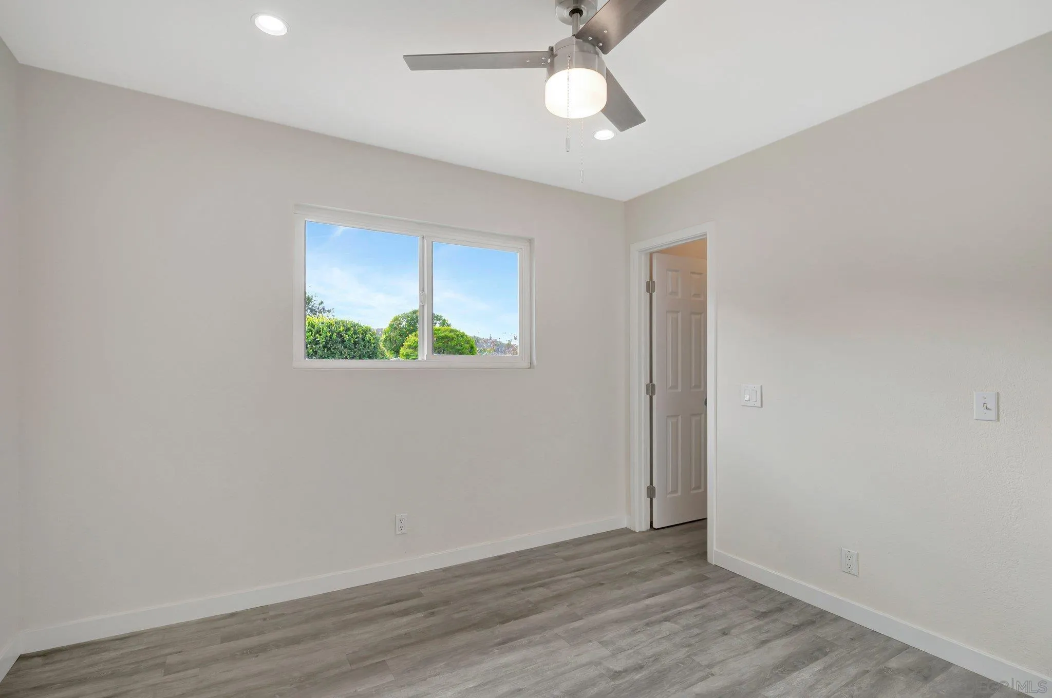 https://cdn.realtyfeed.com/cdn/127/250042624/a40006a11612a42d07c71ff9f85736a7.webp