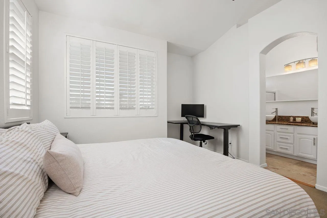 https://cdn.realtyfeed.com/cdn/127/250042626/c494da0c2d36b7b778e8cf1454eb3200.webp