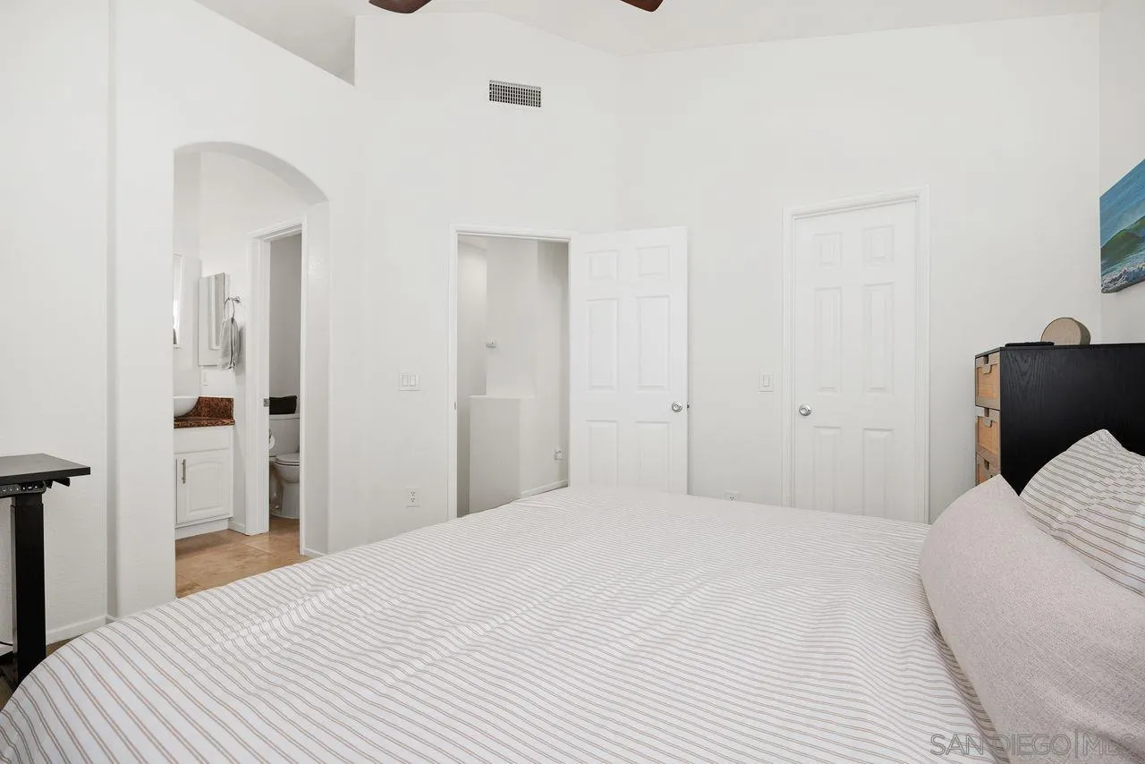 https://cdn.realtyfeed.com/cdn/127/250042626/fd7532f65b4b88d05553556a01d84c93.webp