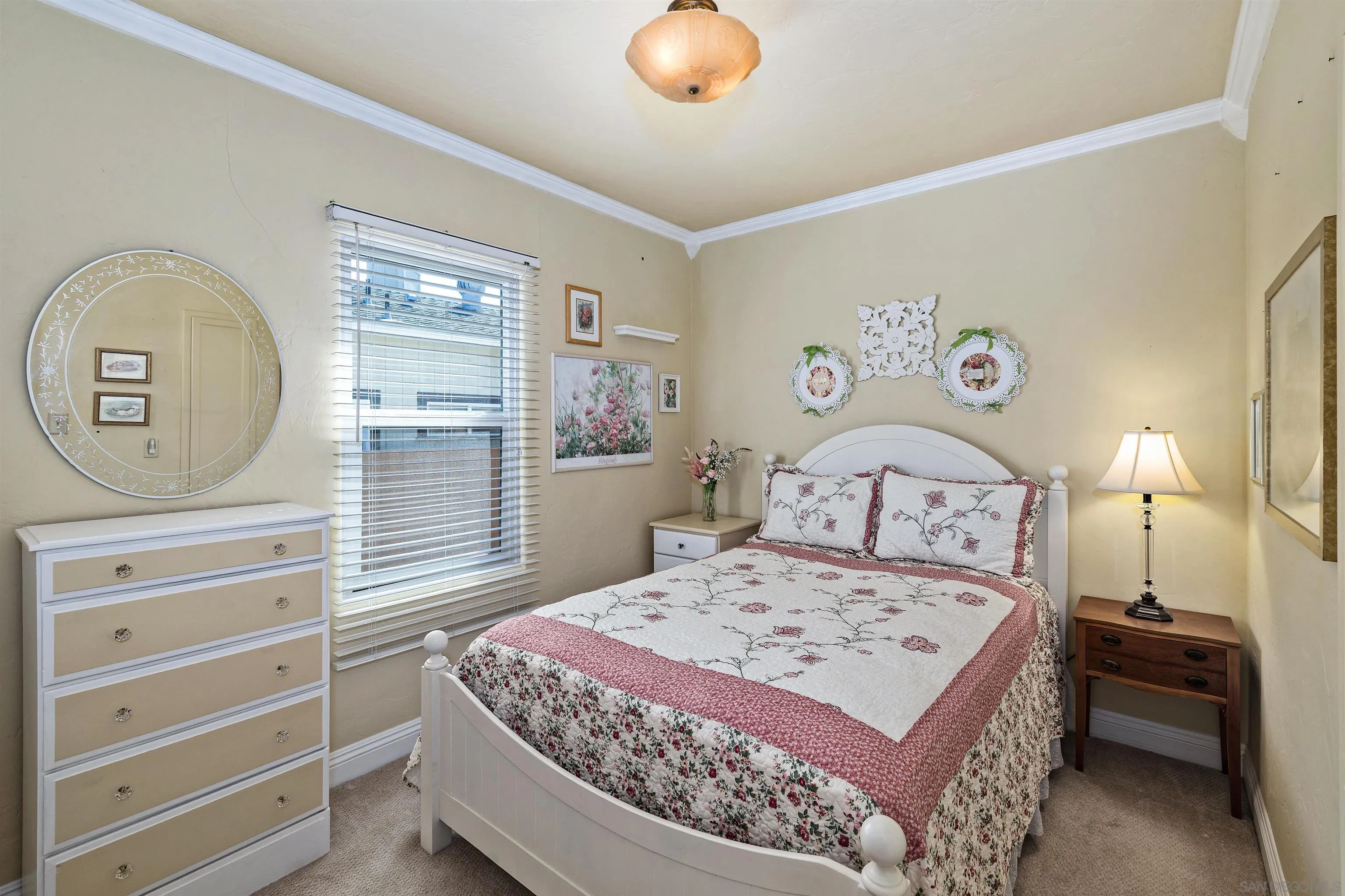 https://cdn.realtyfeed.com/cdn/127/250042632/5d972a132d617169734143411123b553.webp