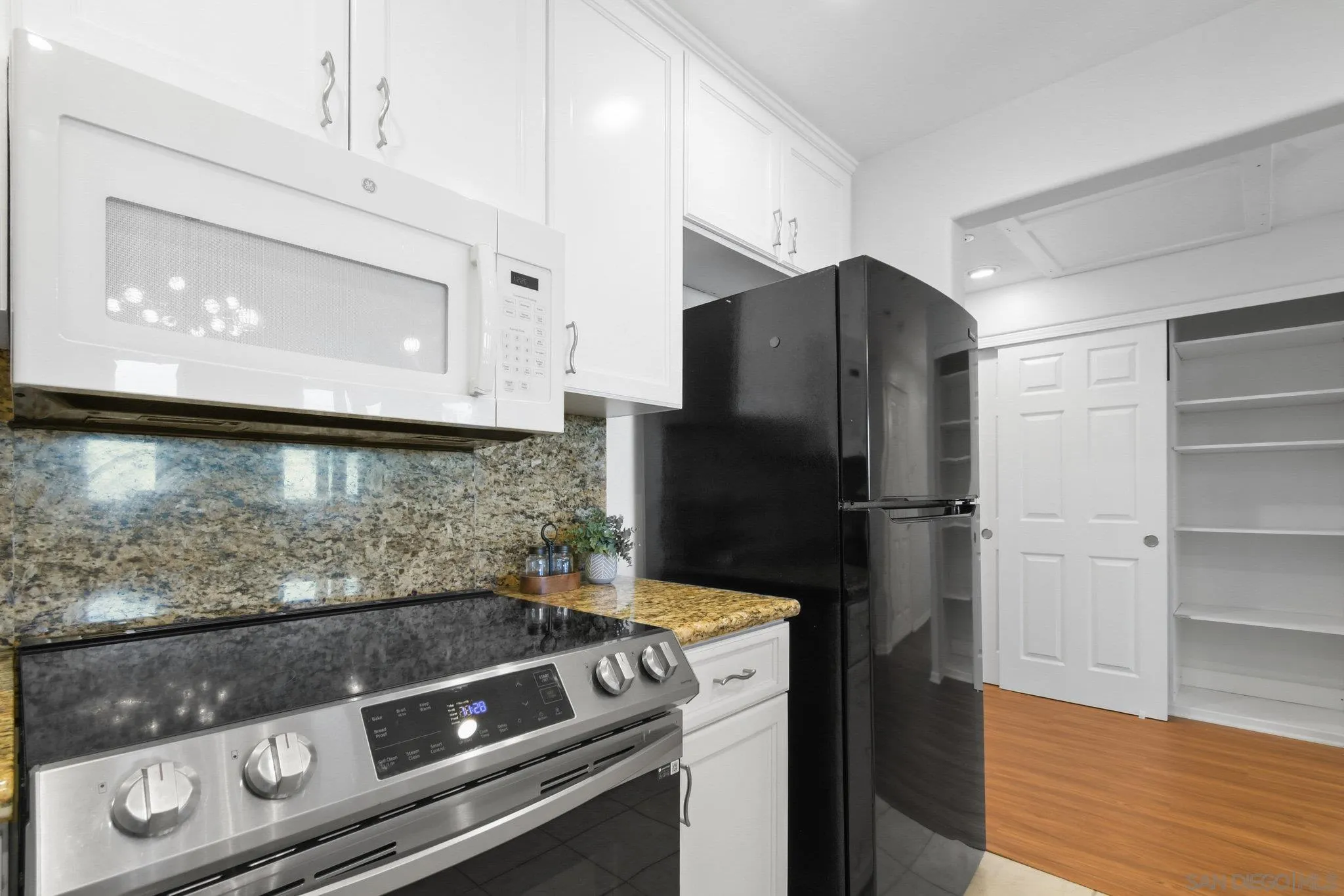 Photo #7: 250042634 Listing: Photo #7
