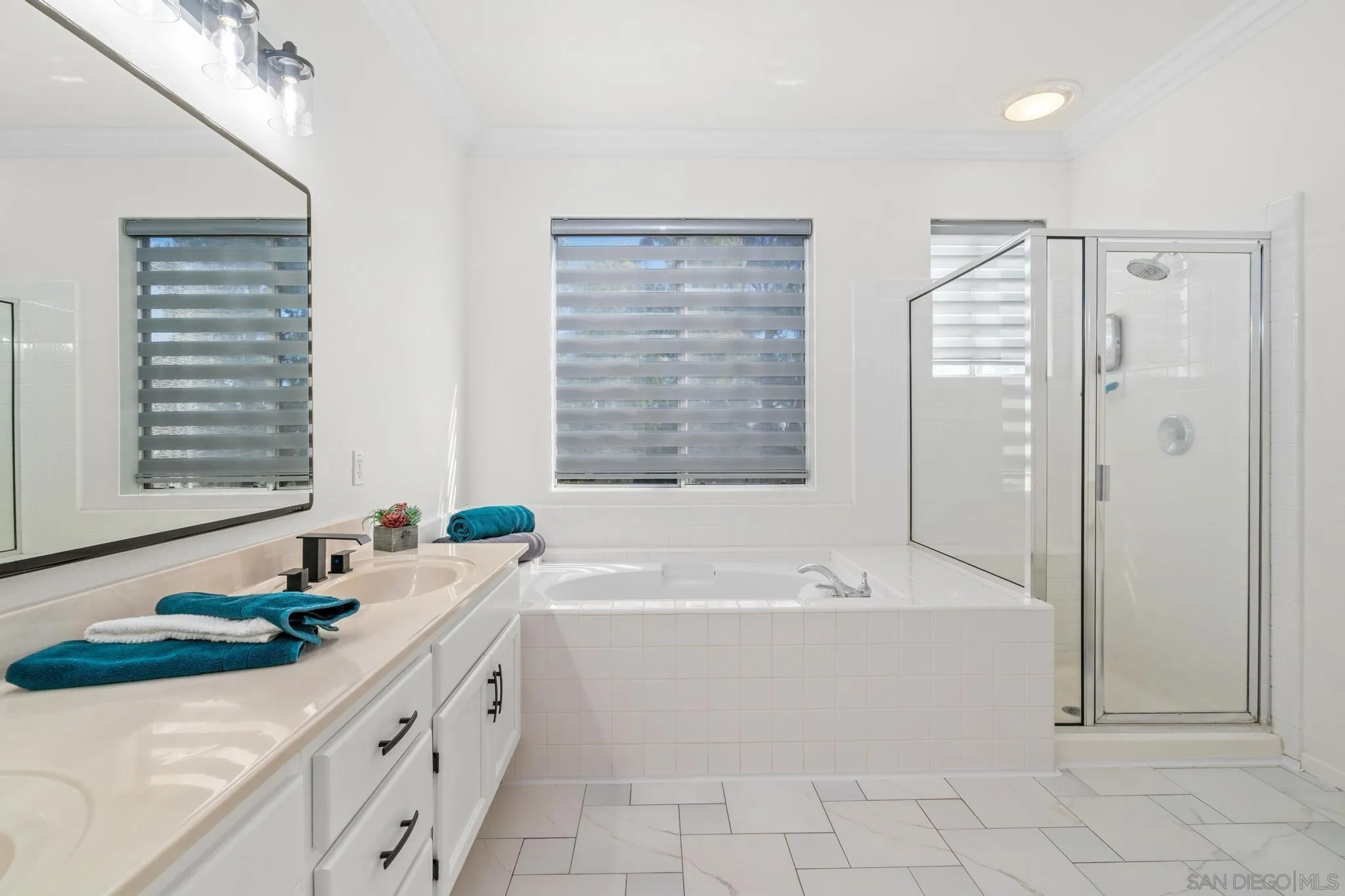 https://cdn.realtyfeed.com/cdn/127/250042645/f9d86bd04d2df8420cde2c758a32d99f.webp