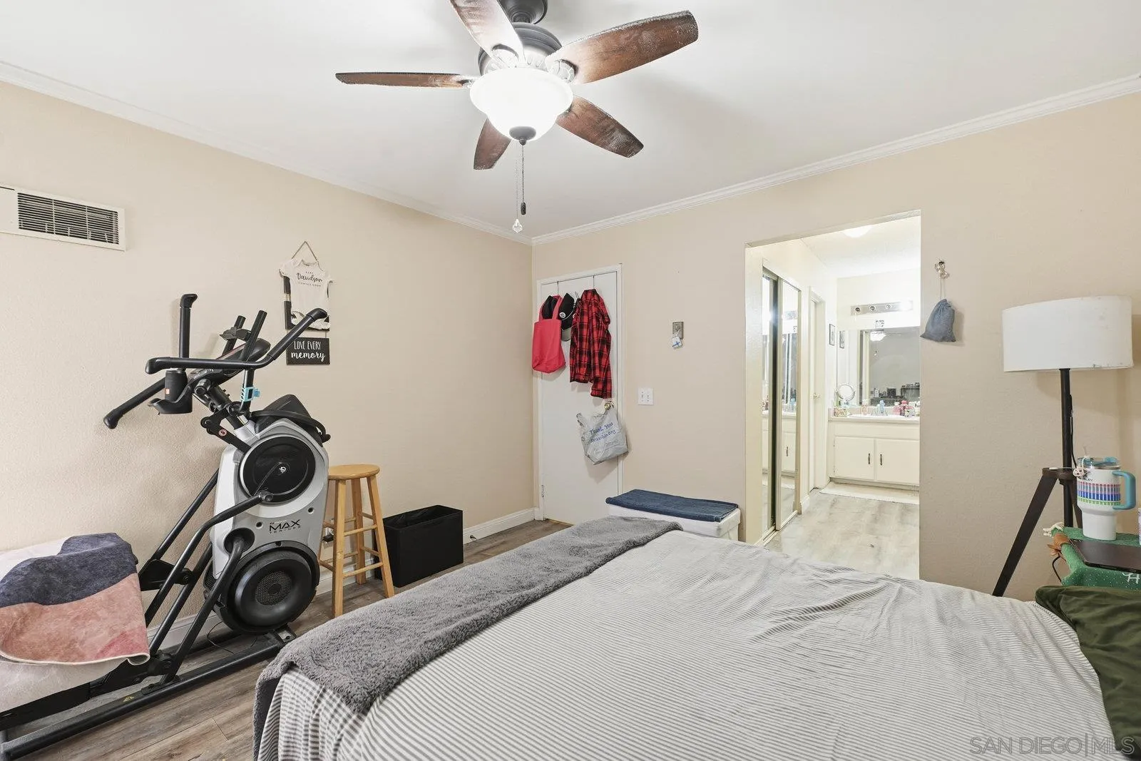 https://cdn.realtyfeed.com/cdn/127/250042646/4b71c21cf49c736f95ac0d1955050b75.webp