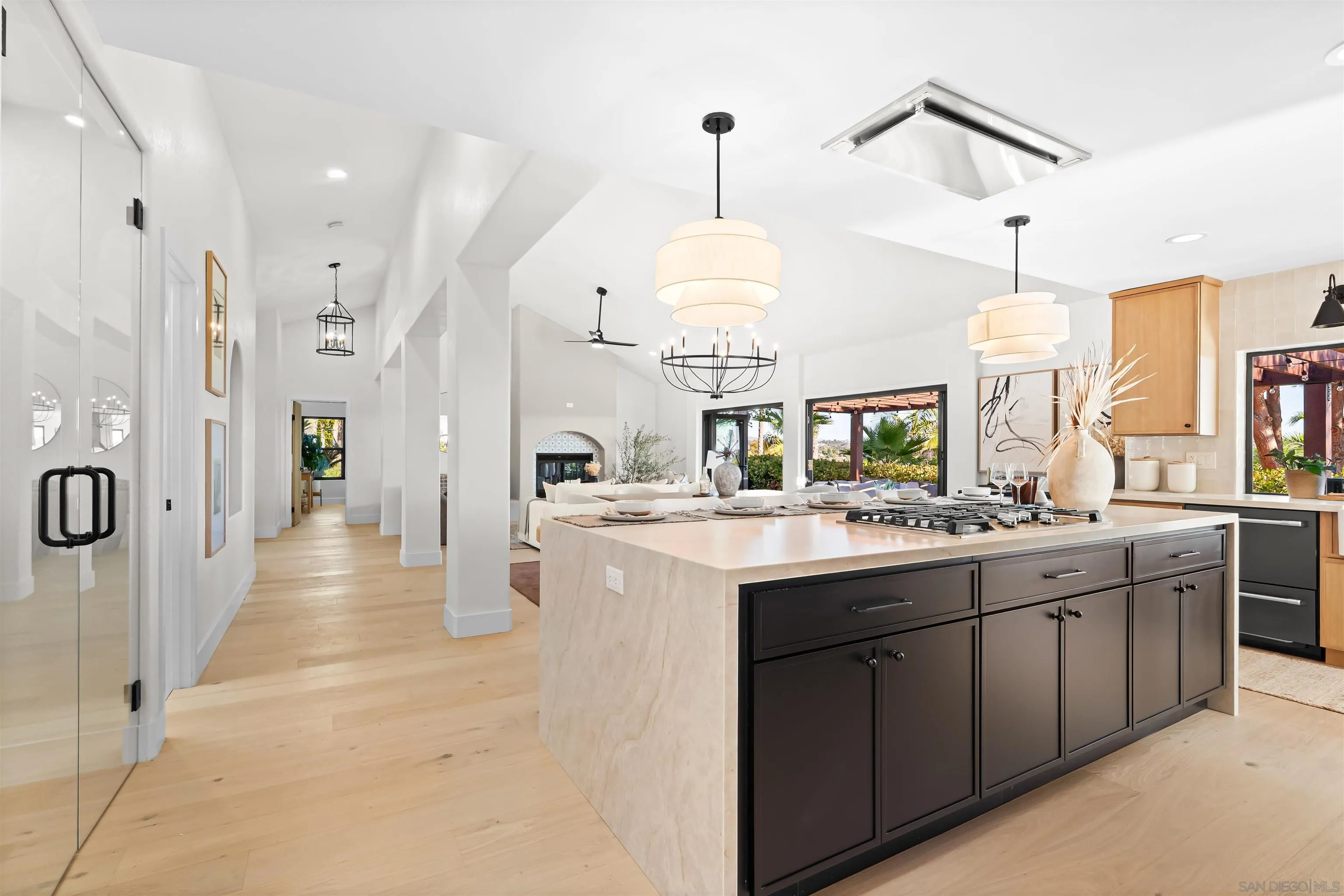 https://cdn.realtyfeed.com/cdn/127/250042647/70e2d7ddf4011f411003a5b659ab9984.webp