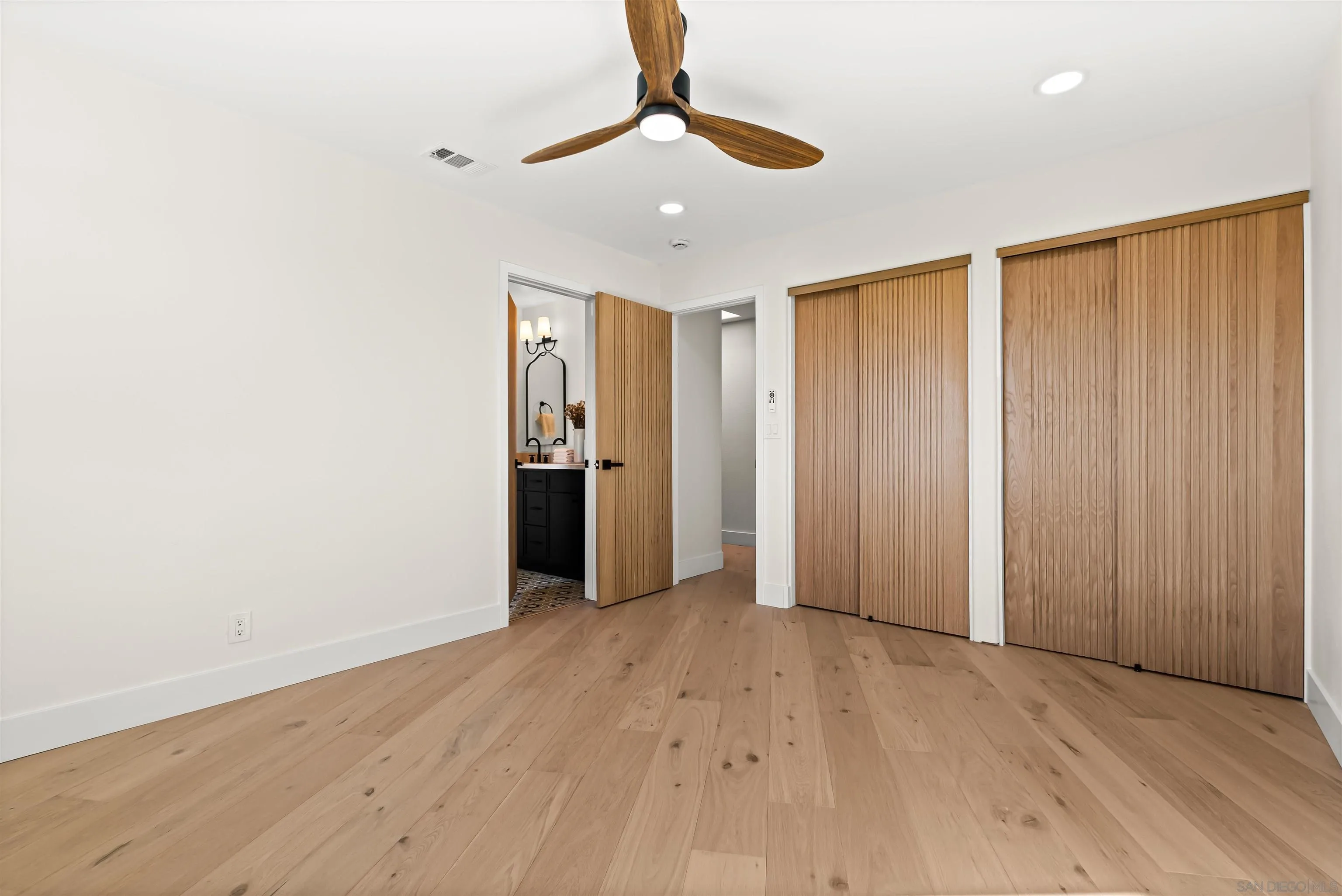 https://cdn.realtyfeed.com/cdn/127/250042647/957ad05100fbdb98a8bc0fd4305056c0.webp
