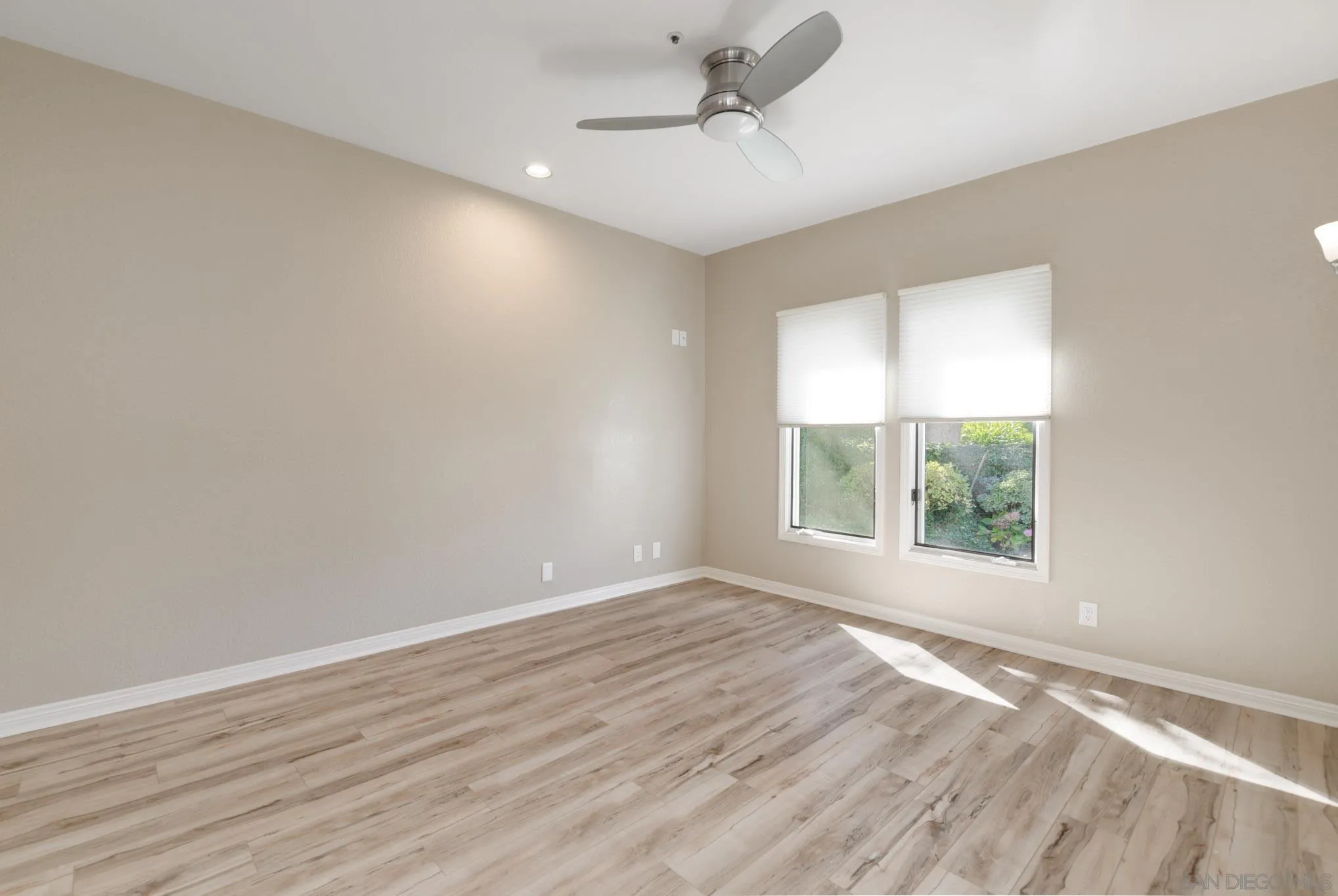 https://cdn.realtyfeed.com/cdn/127/250042653/27f9008c53d29a3de45d79706a1dbf7e.webp