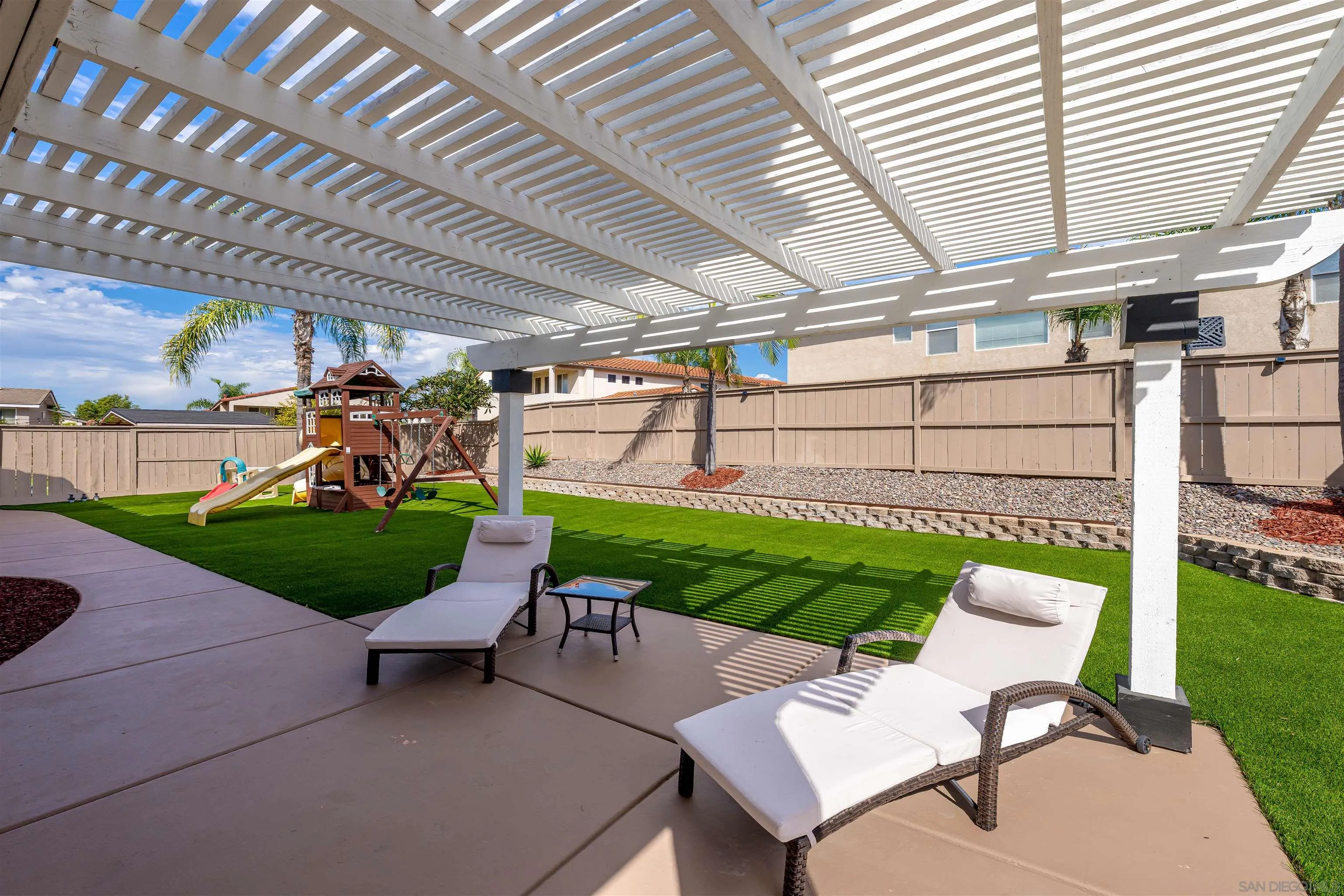 https://cdn.realtyfeed.com/cdn/127/250042657/40a62eb9876e512a8380d59689972d63.webp