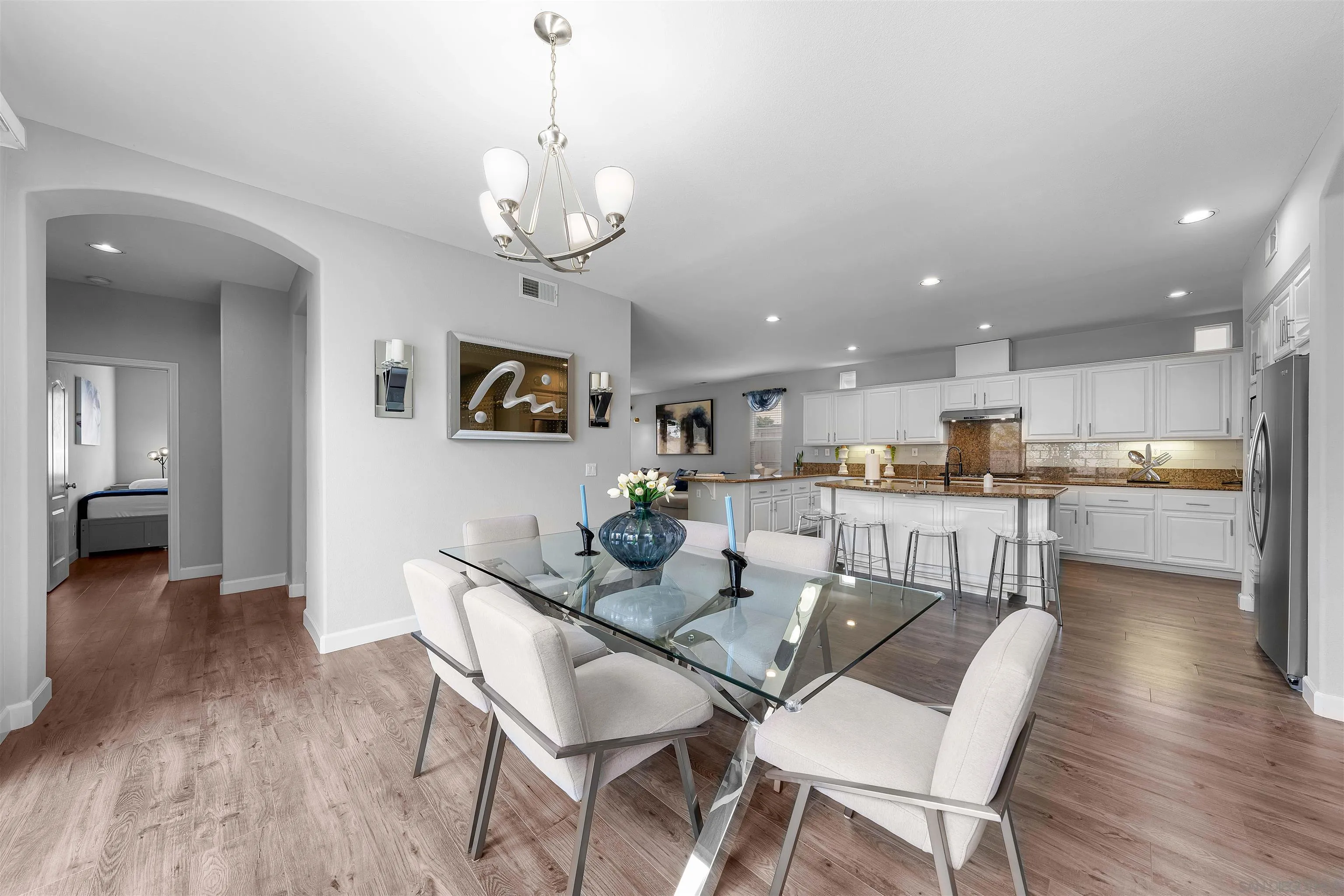 https://cdn.realtyfeed.com/cdn/127/250042657/dabc59f8ecb8e0ec9e094f30e2193876.webp