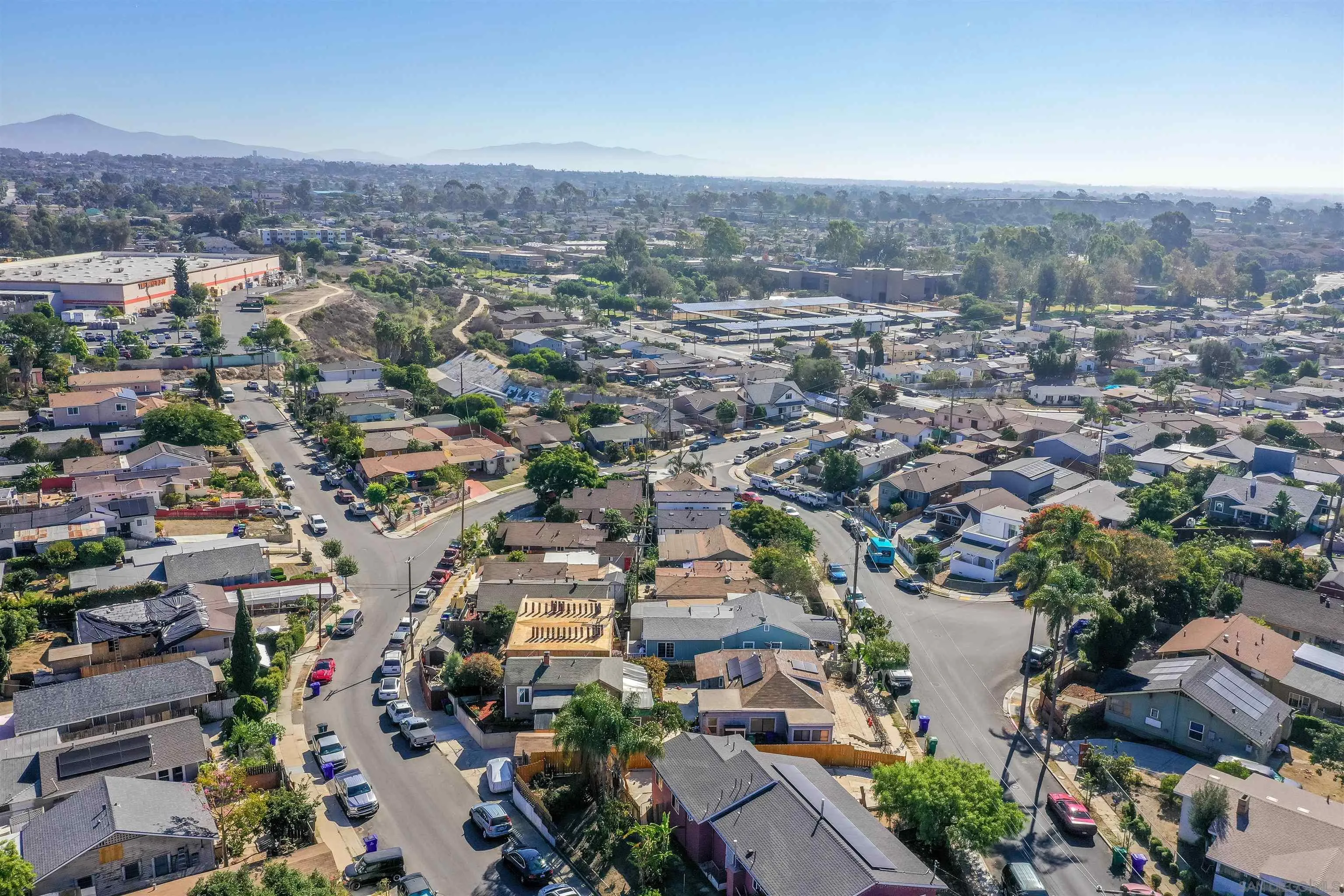 https://cdn.realtyfeed.com/cdn/127/250042658/3c6b98f40b300c94baa537370154e83f.webp