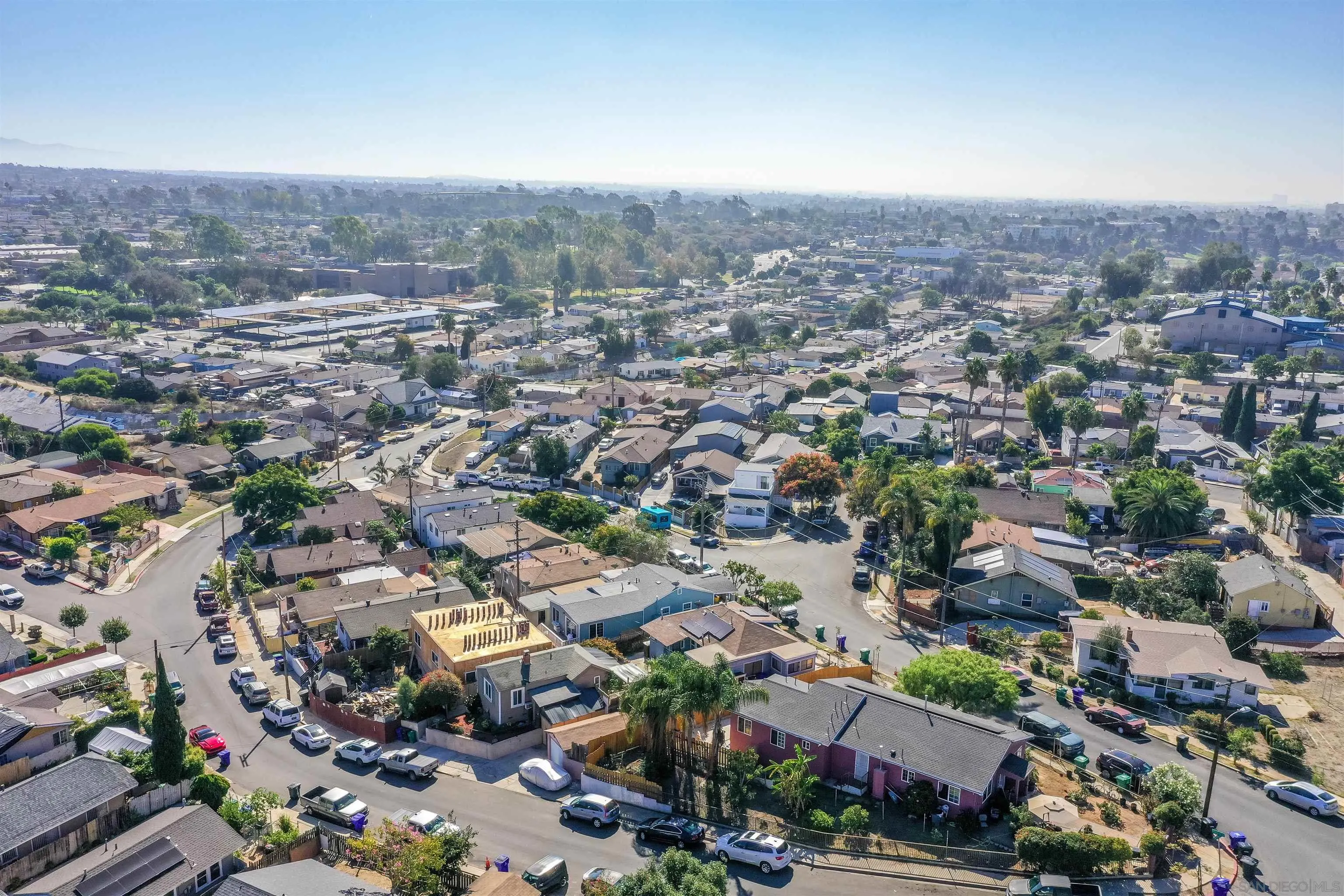 https://cdn.realtyfeed.com/cdn/127/250042658/81974e77d4c8c94551f512a132c9d133.webp