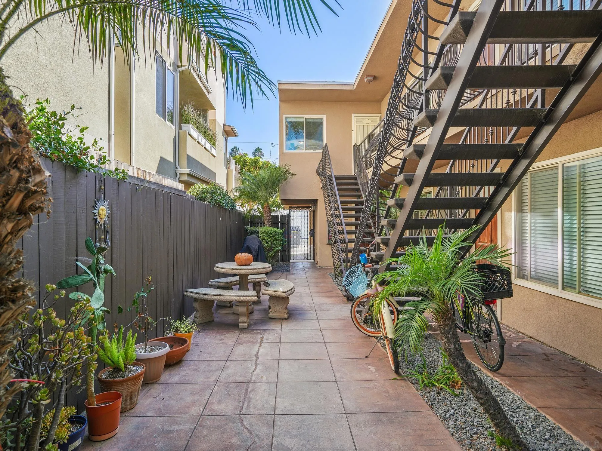 https://cdn.realtyfeed.com/cdn/127/250042661/1a51f0e88df68c168775a75e93fcd1ba.webp