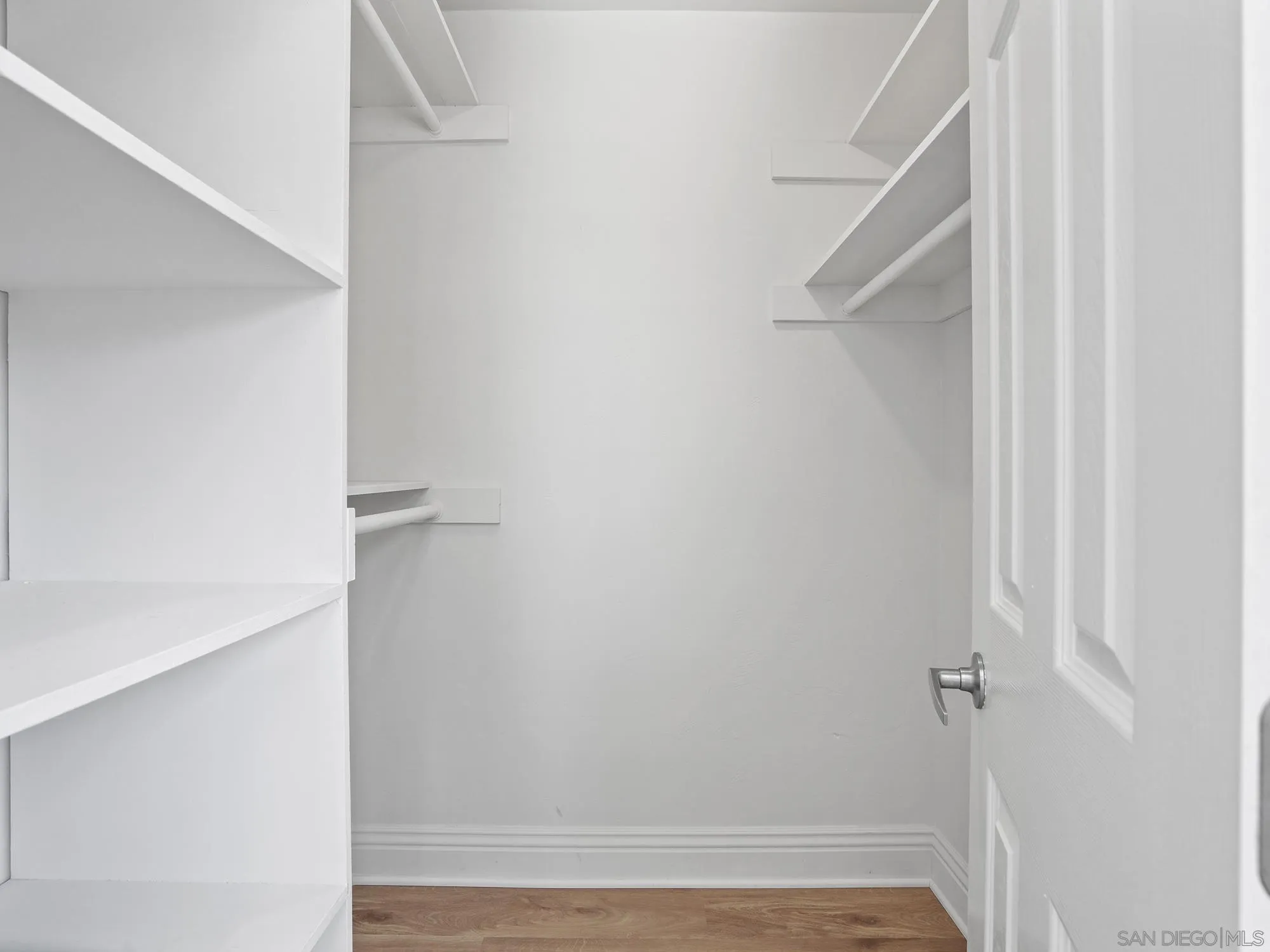 https://cdn.realtyfeed.com/cdn/127/250042661/40d44f332b6102178f8f015db2dae023.webp